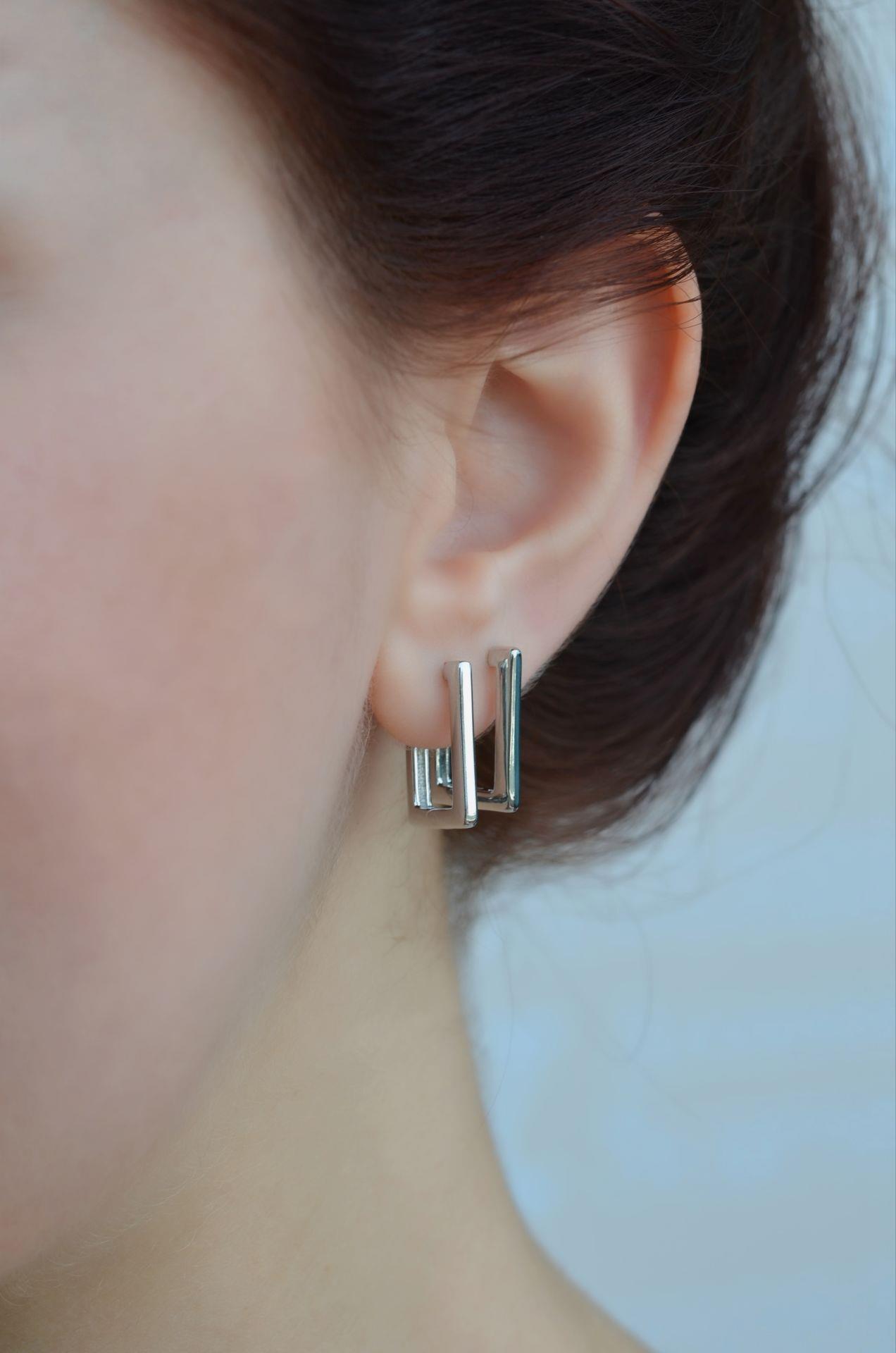 Gümüş Renk Kare Dörtgen Halka Küpe