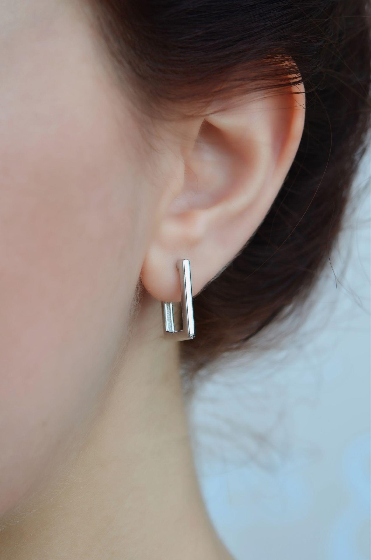 Gümüş Renk Kare Dörtgen Halka Küpe