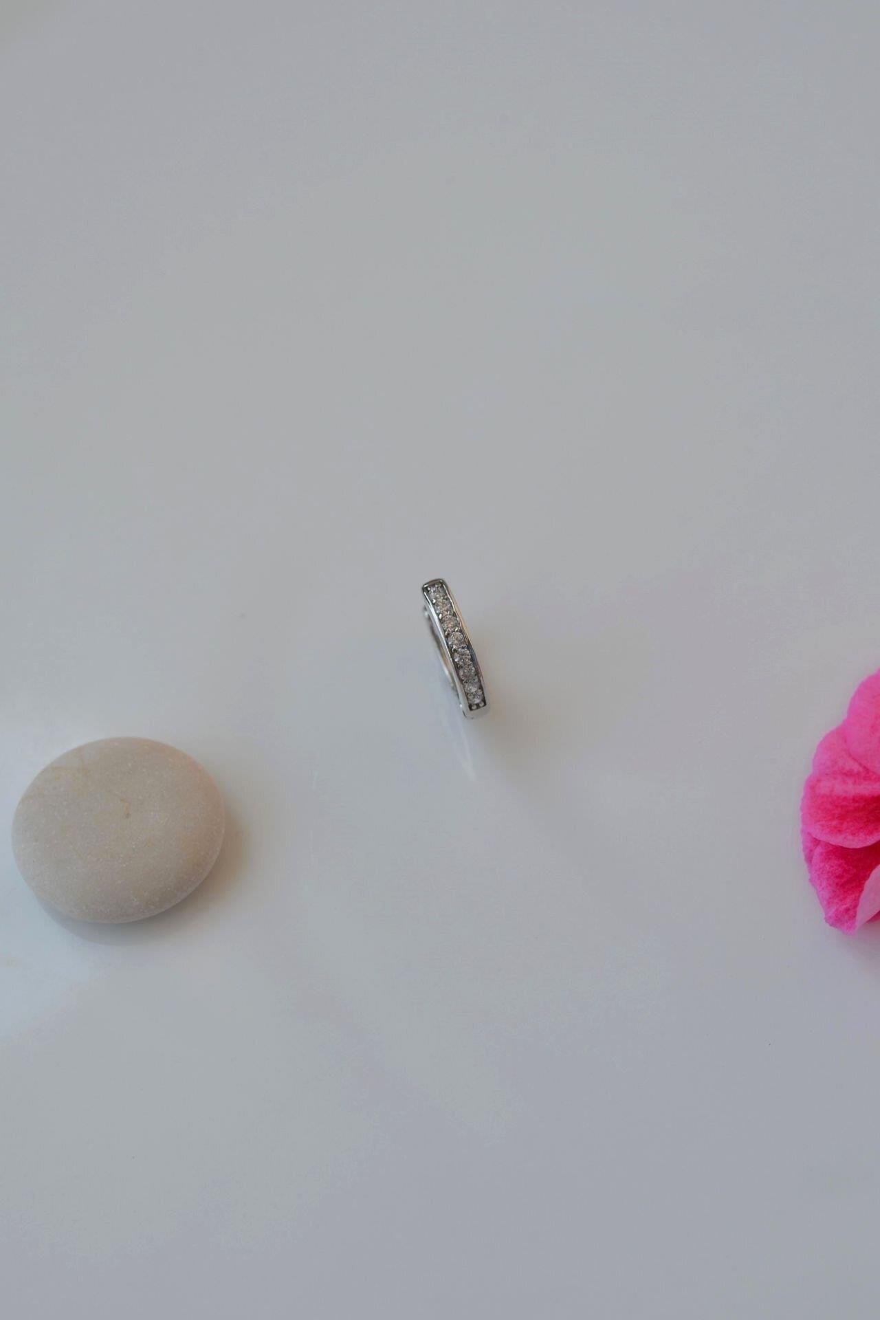 Gümüş Renk Taşlı Halka Helix Küpesi Kıkırdak Lob Tek Adet