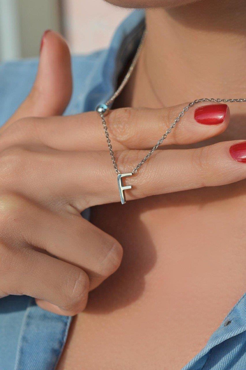 Gümüş Renkli Çelik Harf Kolye F