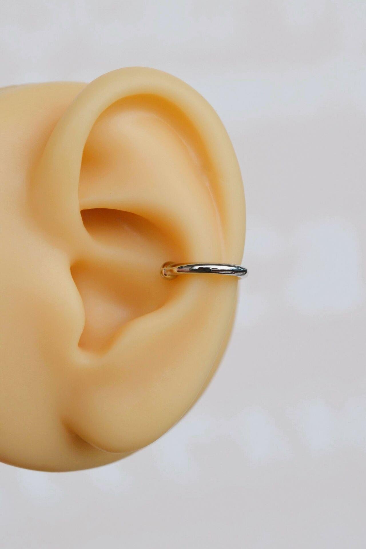 Gümüş Renkli Düz Sıkıştırmalı Kıkırdak Küpesi Earcuff