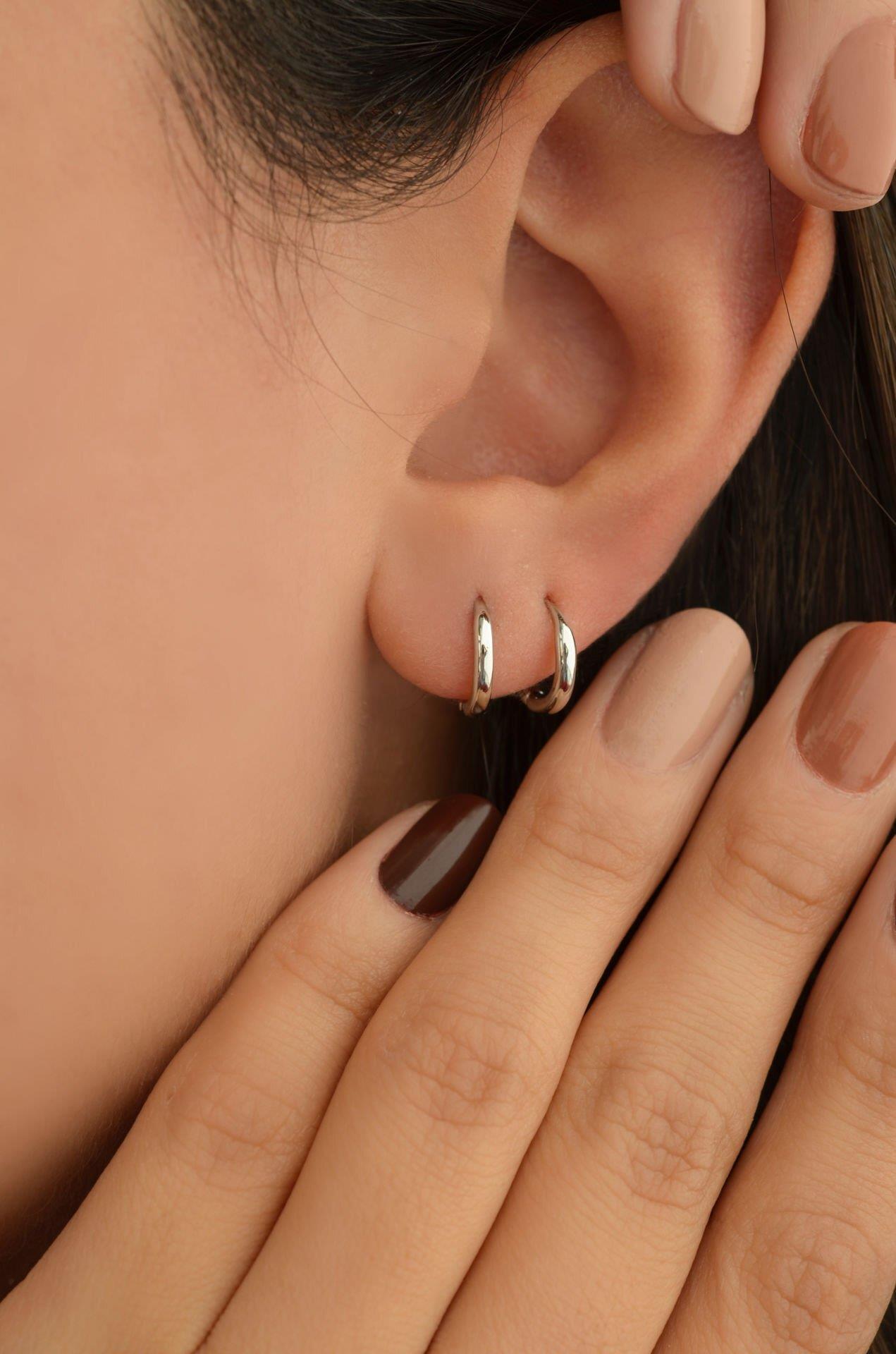 Gümüş Renkli Mini Halka Küpe