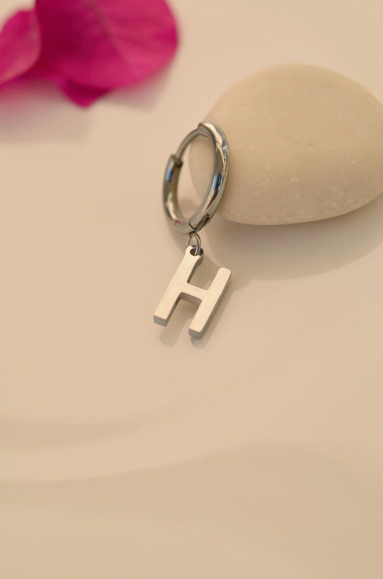 H Harfi Çelik Küpe Tekli