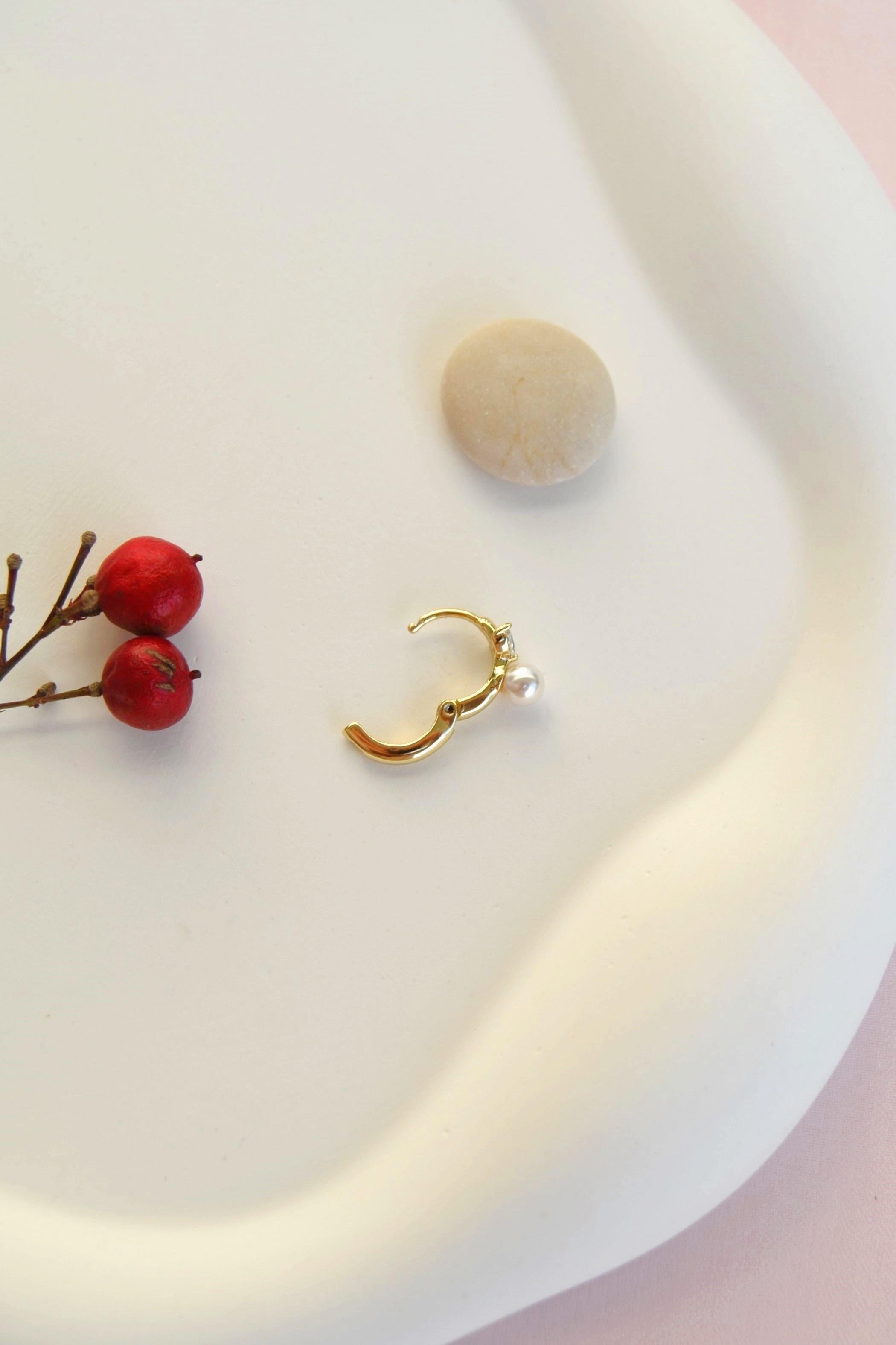 İncili Halka Piercing Forward Helix Kıkırdak Lob Helix Yaprak Taşlı İncili Piercing Küpe