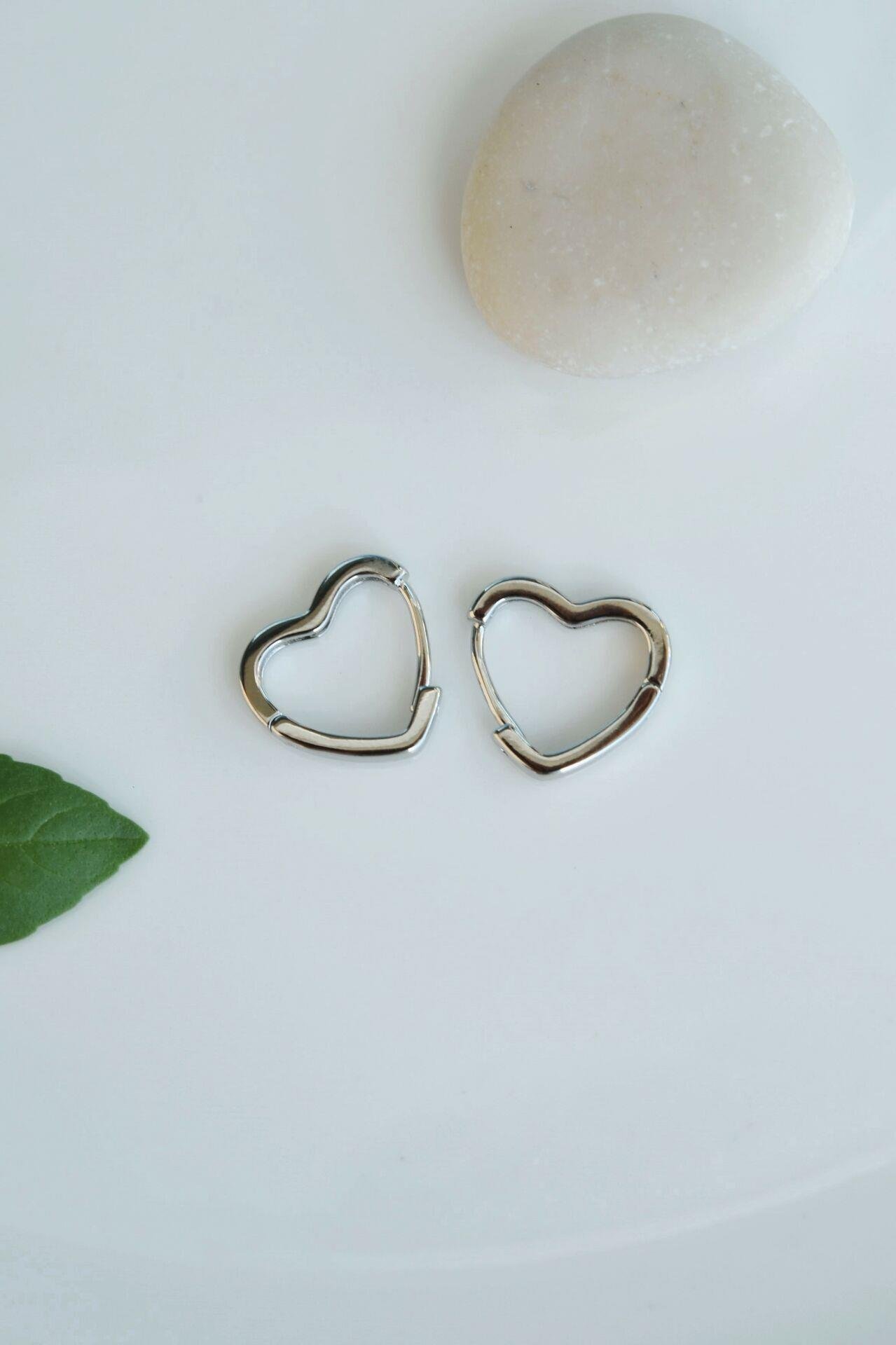 Kalp Model Mini Küpe Gümüş Renkli