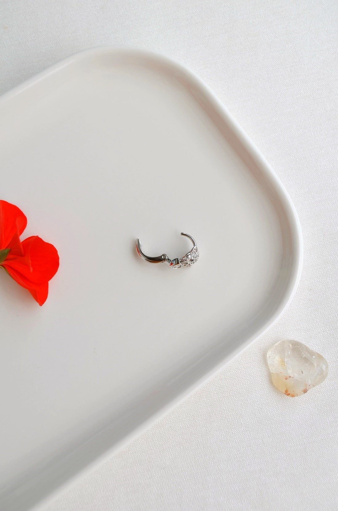 Kedi Figürlü Gümüş Renk Halka Piercing Tragus Helix Kıkırdak Lob Küpesi Tek Adet