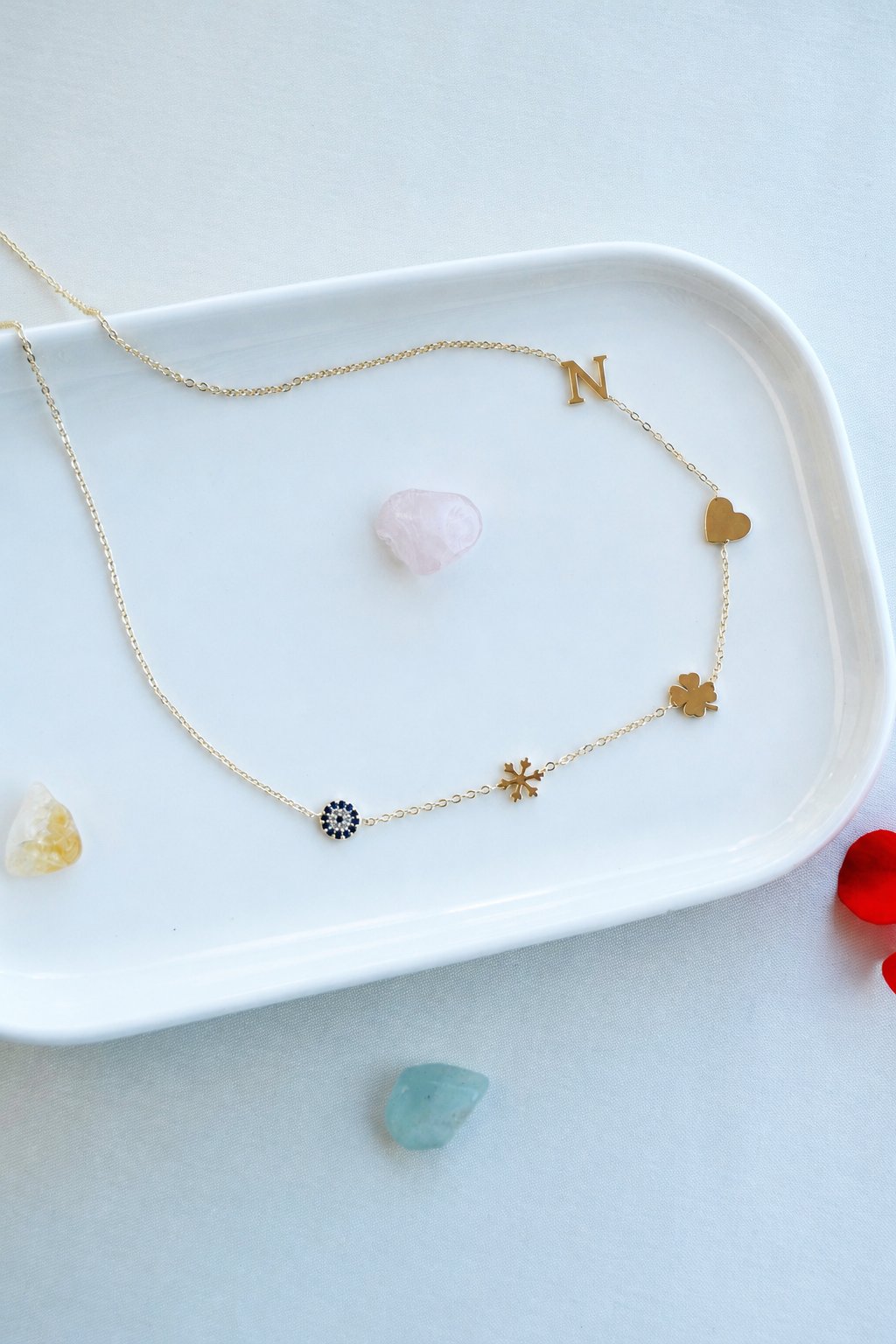 Kişiselleştirilebilir Harfli Figürlü Kolye – 14K Gold Renk