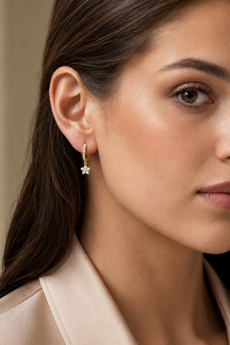 Mini Çiçek Sallantılı Taşlı Halka Piercing Küpe Gümüş RenkTek Adet