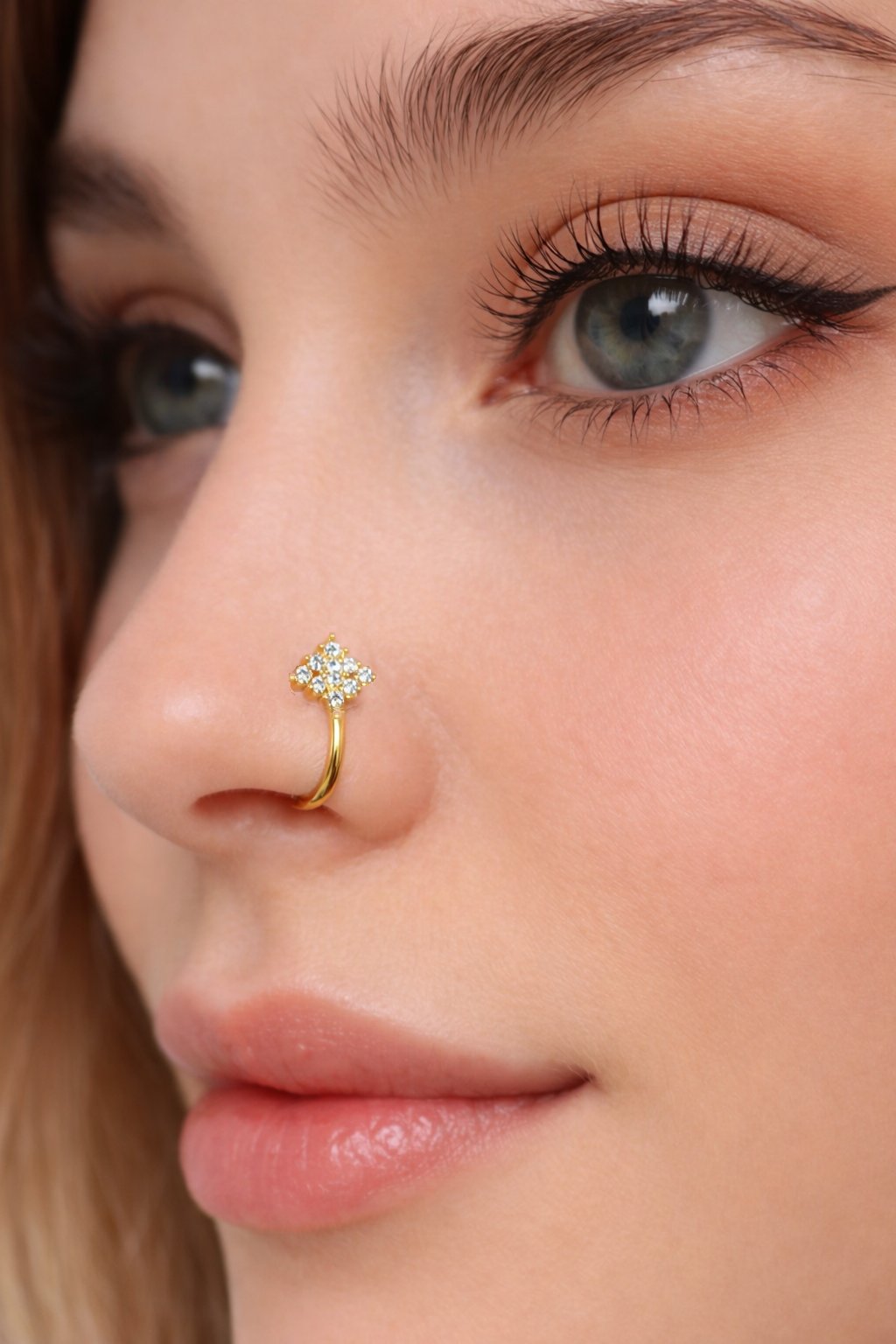 Mini Kutup Yıldızı Sıkıştırmalı Hızma Gold Mini Kutup Yıldızı Sıkıştırmalı Kıkırdak Küpesi