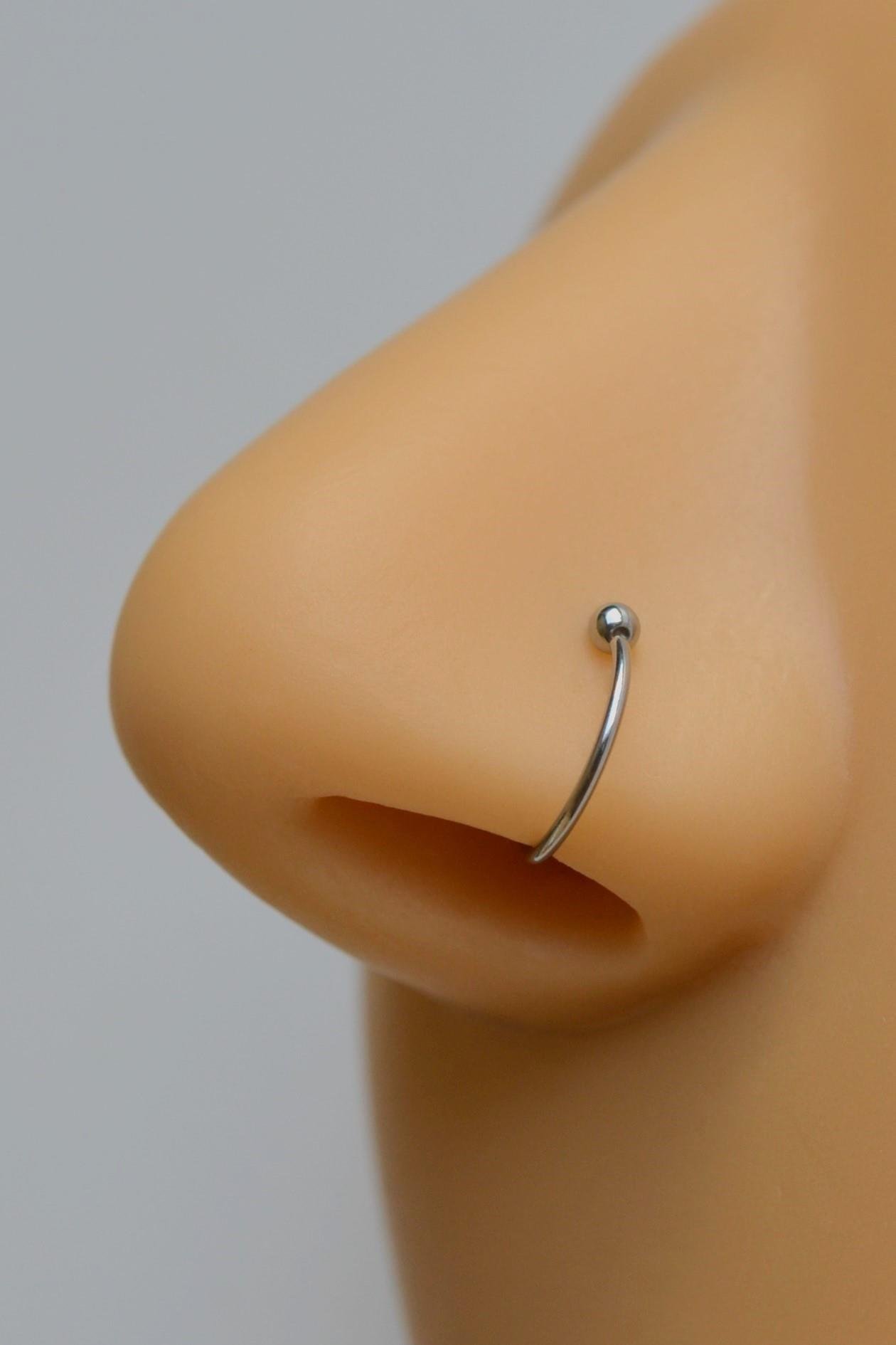 Mini Top Detaylı Çelik Halka Burun Piercing (8 mm)