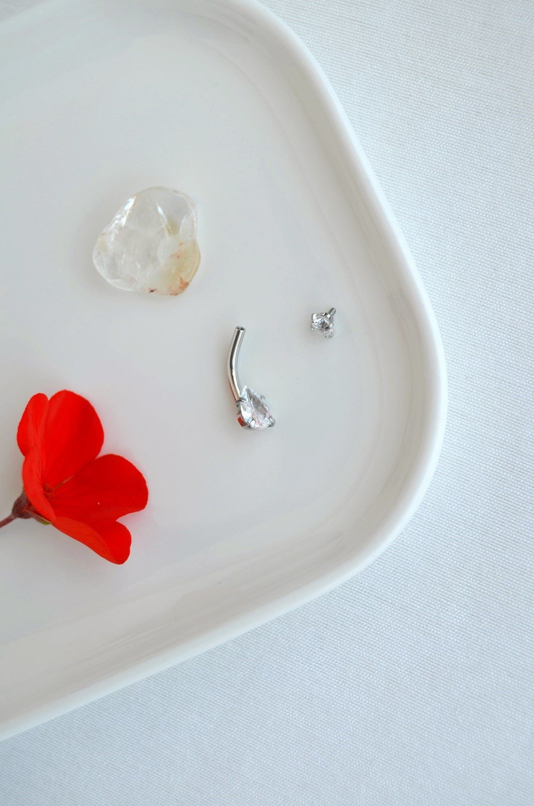 Minimal Damla Taş Model Çelik Göbek Piercingi