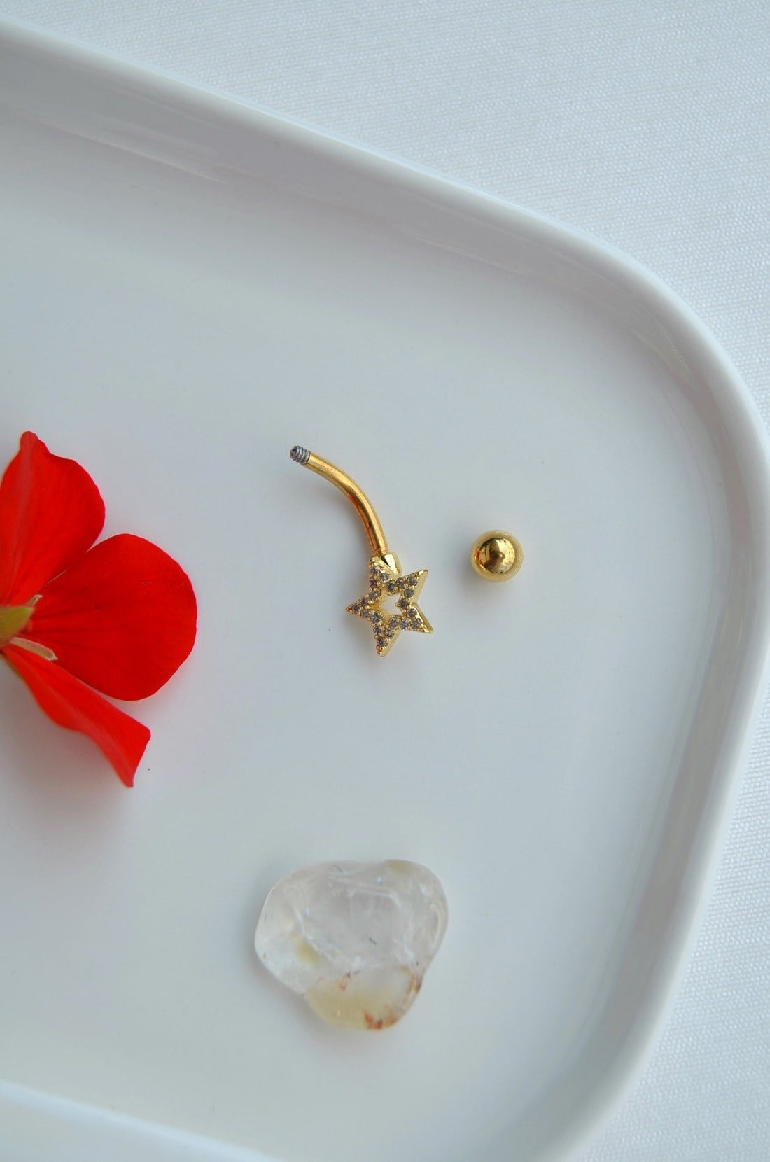 Minimal Yıldız Zirkon Taşlı Göbek Piercingi