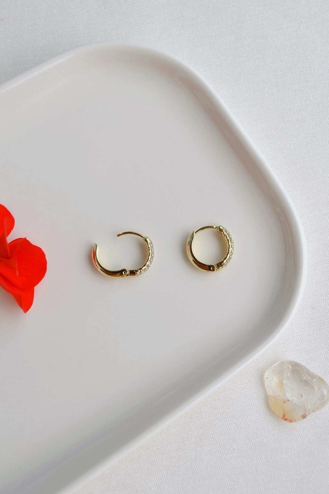 Minimal Zirkon Taşlı Halka Küpe 14K Gold Renk Xuping Küpe