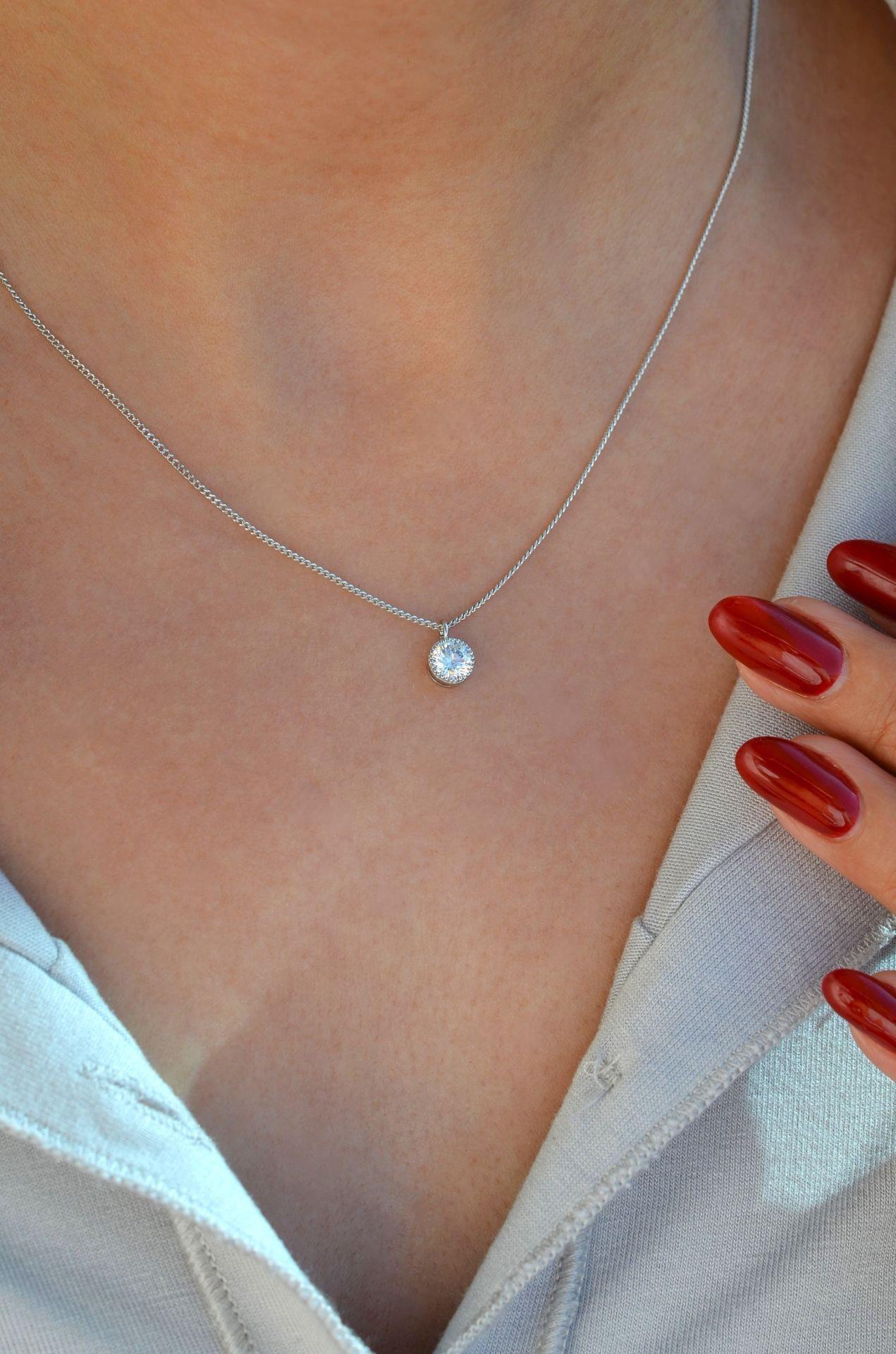 Oval Tektaş Kolye Zirkon Kolye Yuvarlak Tektaş Kolye Gümüş Renkli