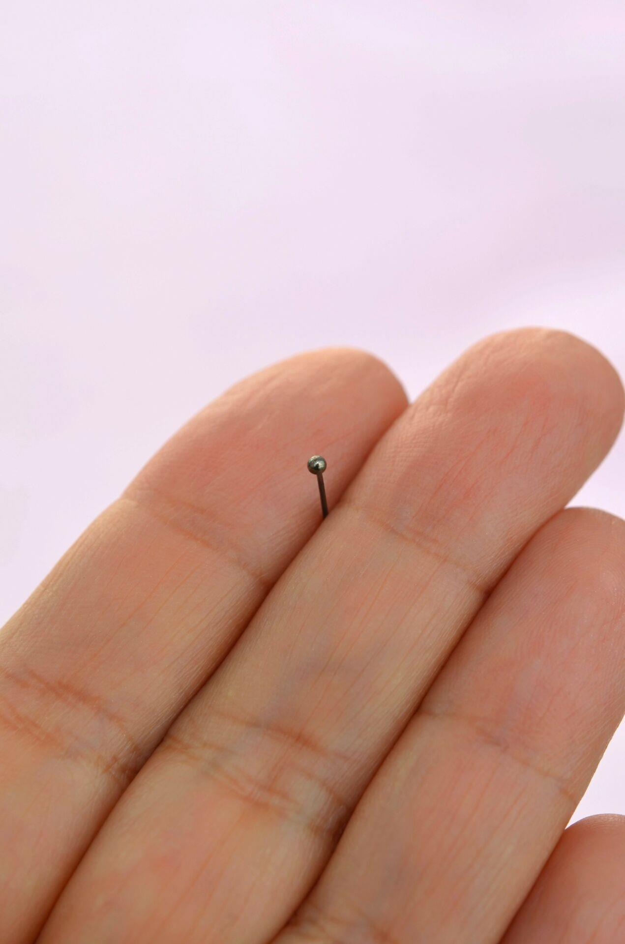 Siyah Renk 925 Ayar Gümüş Top Hızma