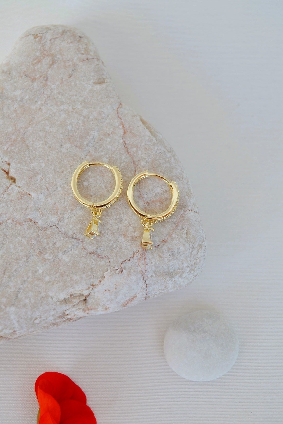 Su Damlası Sallantılı Halka Küpe | Zirkon Taşlı Gold Küpe