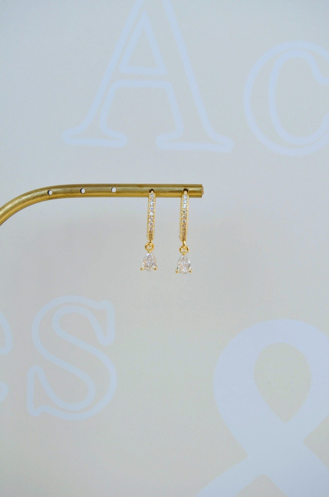 Su Damlası Sallantılı Halka Küpe | Zirkon Taşlı Gold Küpe