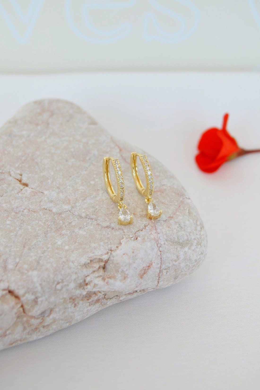 Su Damlası Sallantılı Halka Küpe | Zirkon Taşlı Gold Küpe