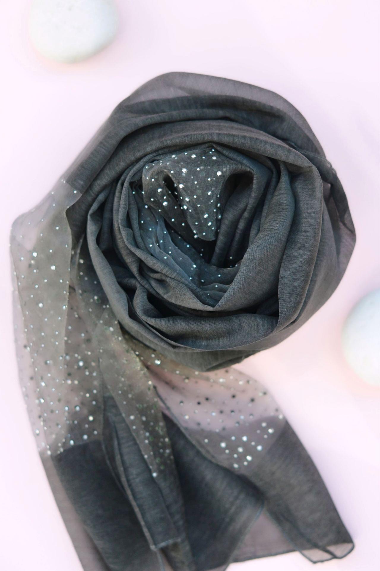 Taşlı Antrasit Renk İpek Şal