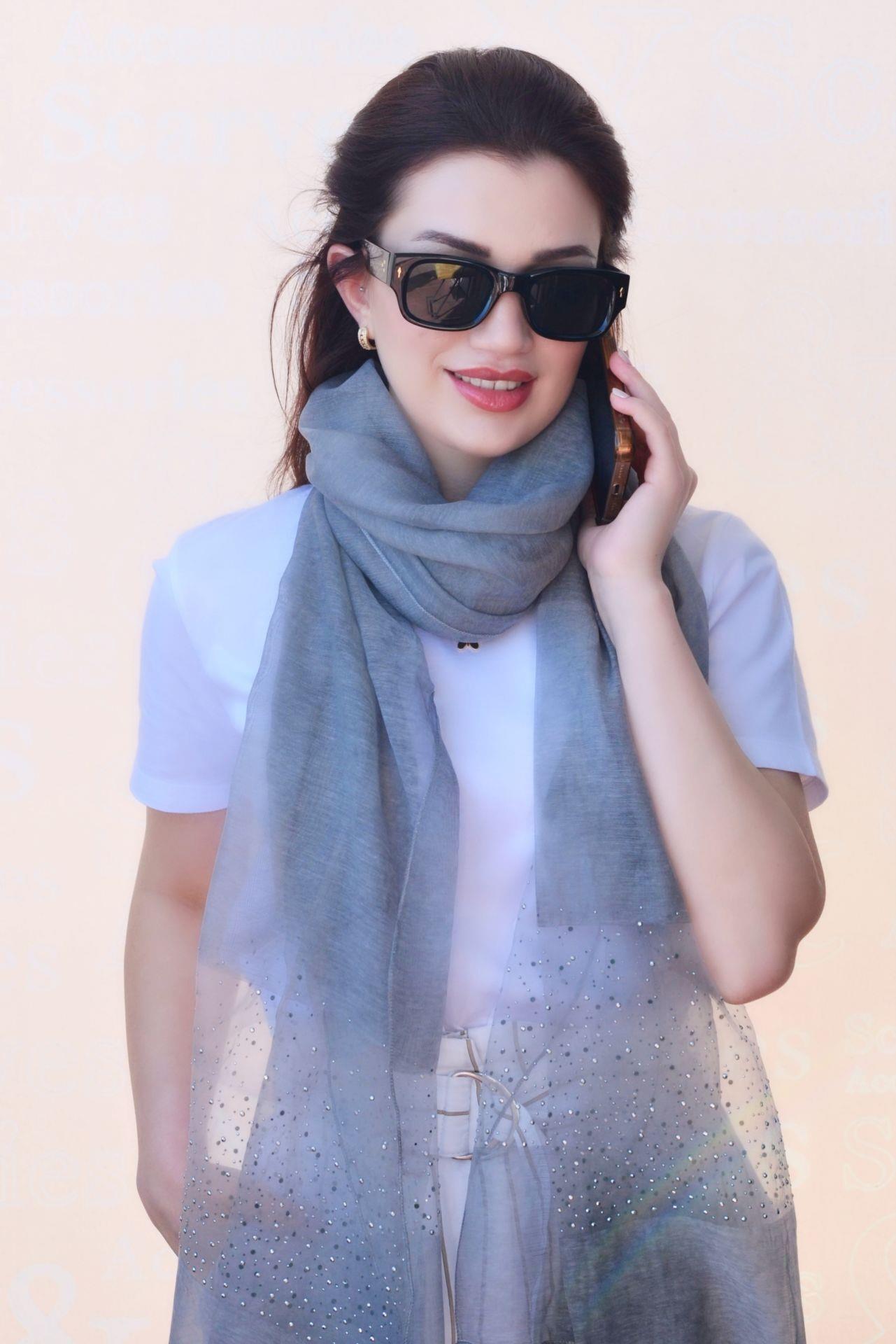 Taşlı Gri Renk İpek Şal