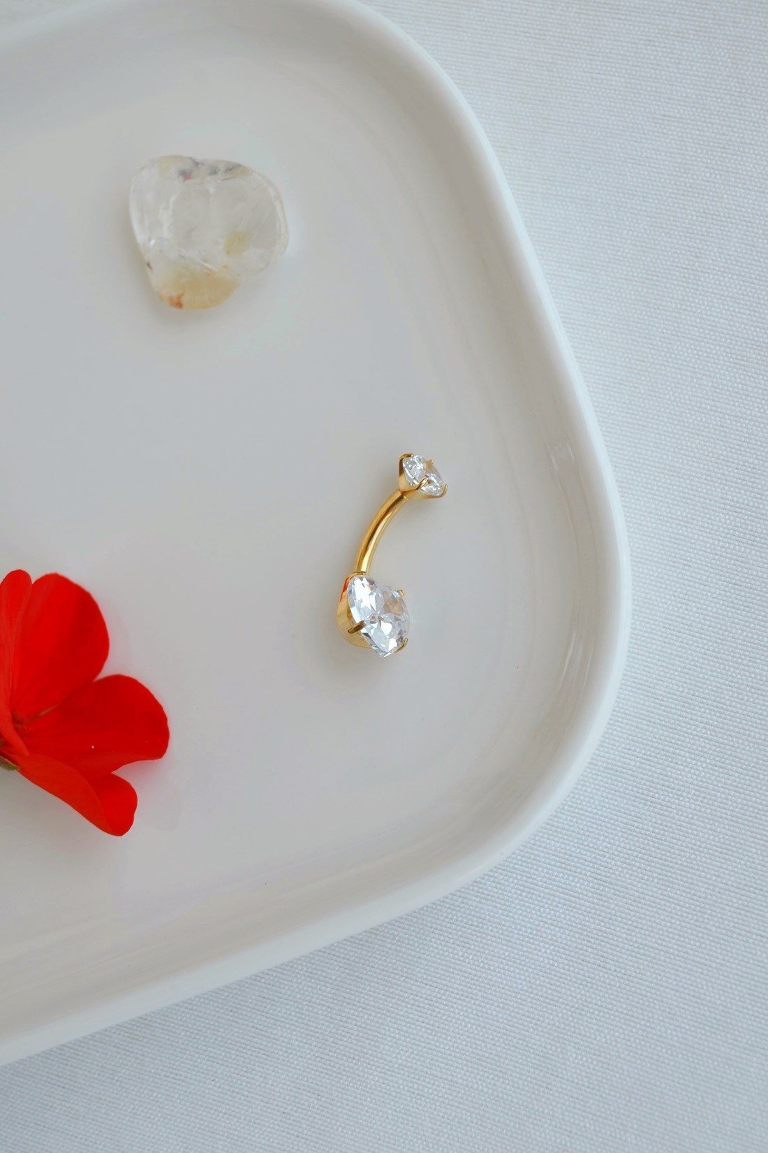Titanyum Kalp Zirkon Taşlı Göbek Piercing