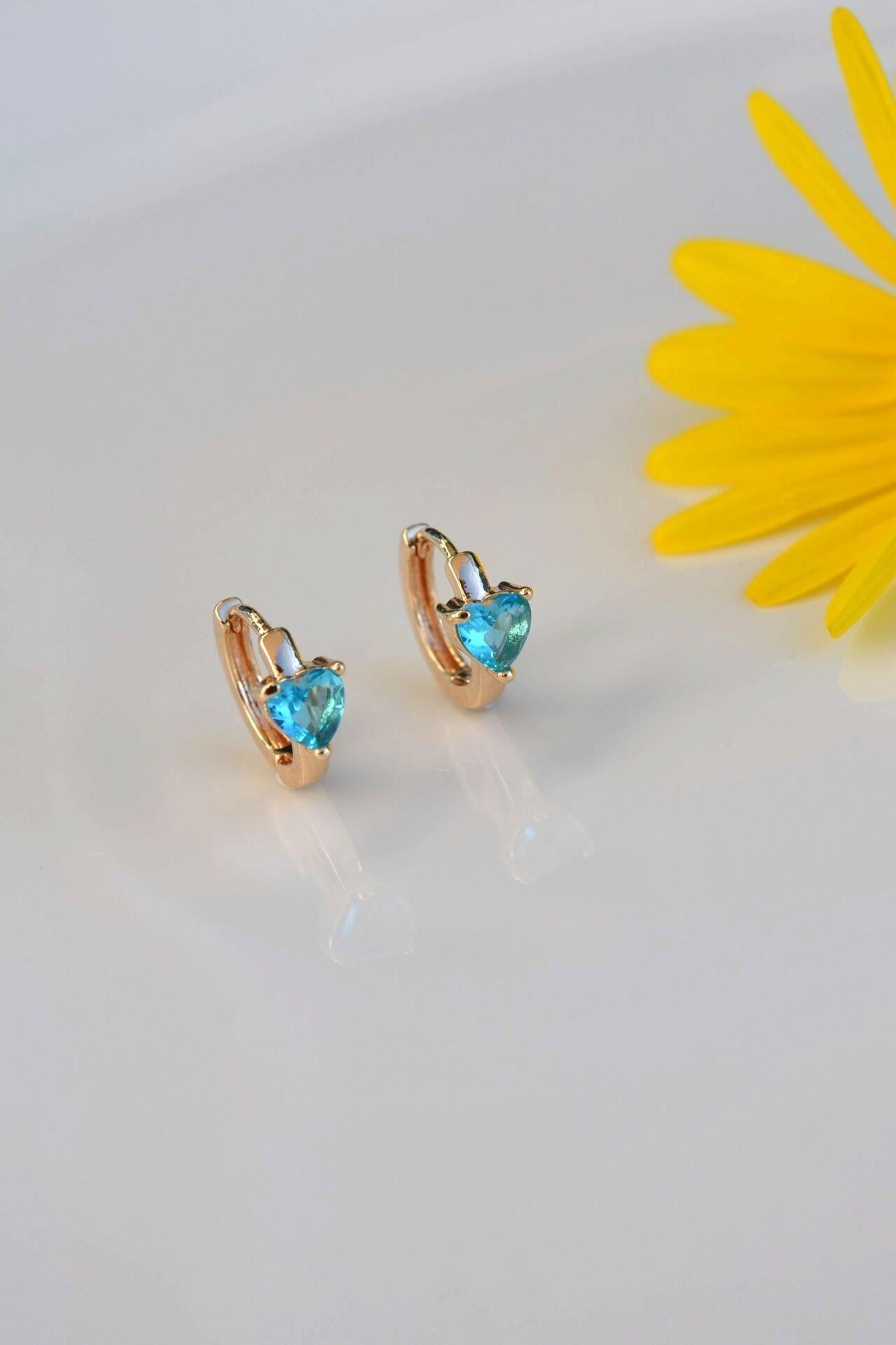 Turquaz Mavi Kalp Taşlı Mini Halka Küpe