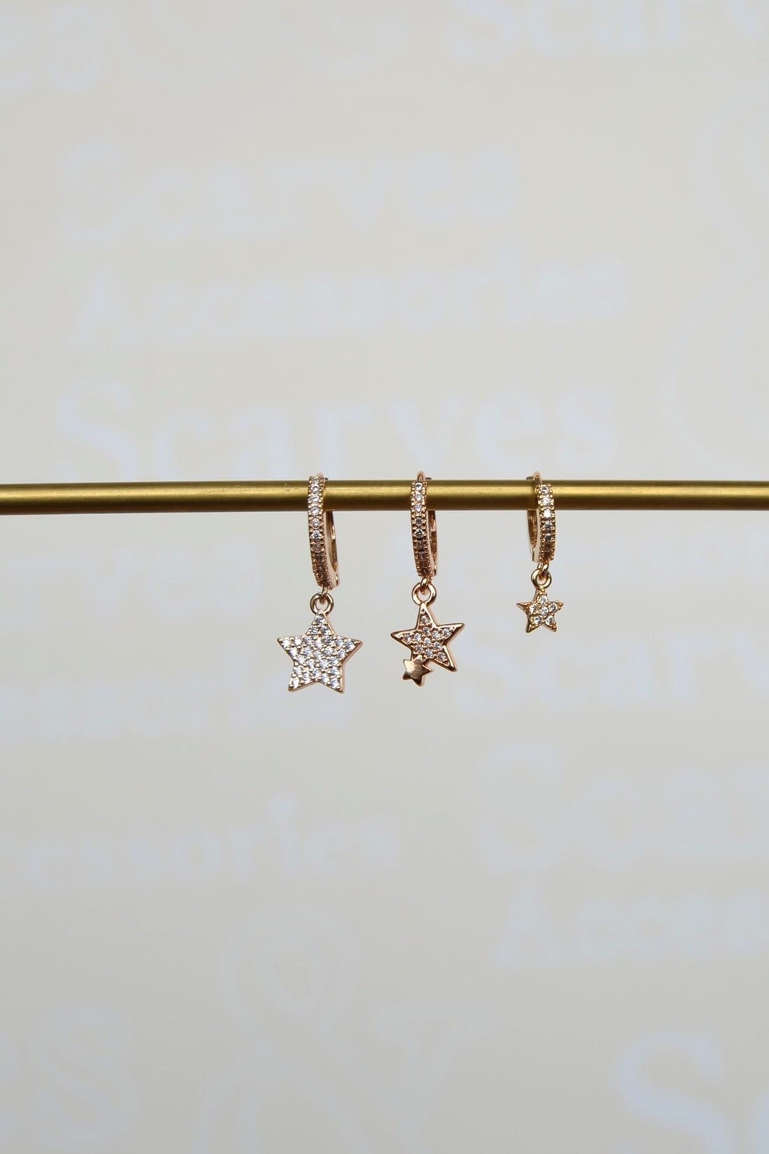 Yıldız Charm Halka Küpe Seti – Taşlı Minimal Tasarım