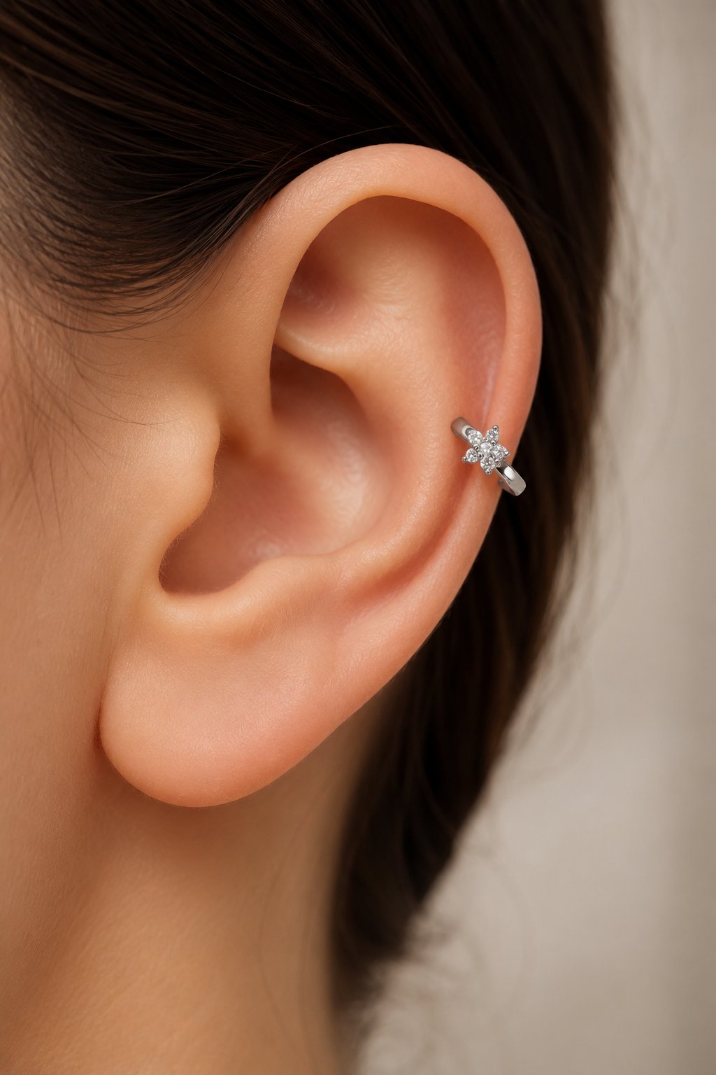 Zirkon Taşlı Çiçek Helix Piercing Tragus Çiçekli Kıkırdak Lob Küpesi Gümüş Renk Tek Adet