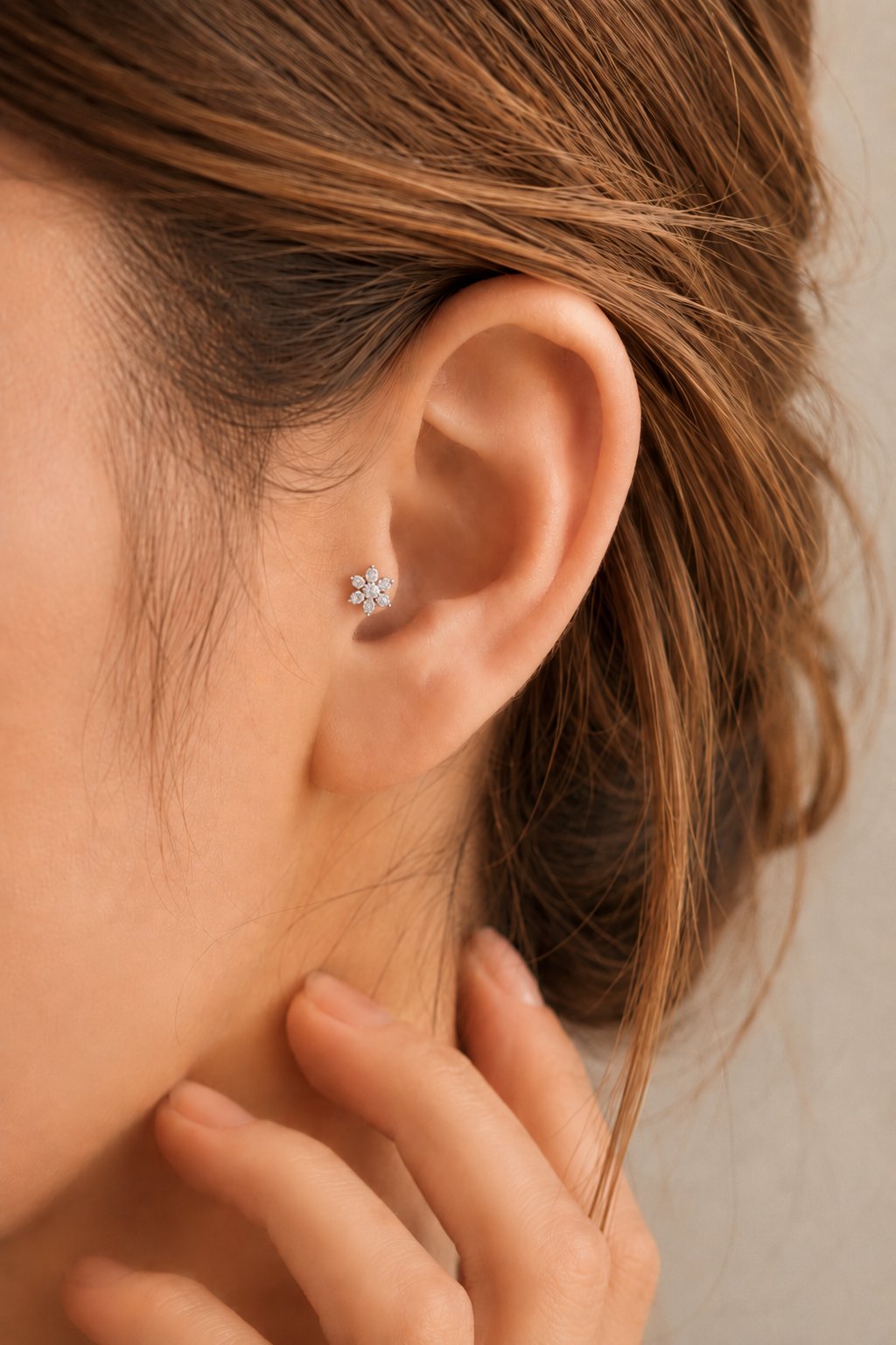 Zirkon Taşlı Çiçek Piercing 316L Çelik Barlı