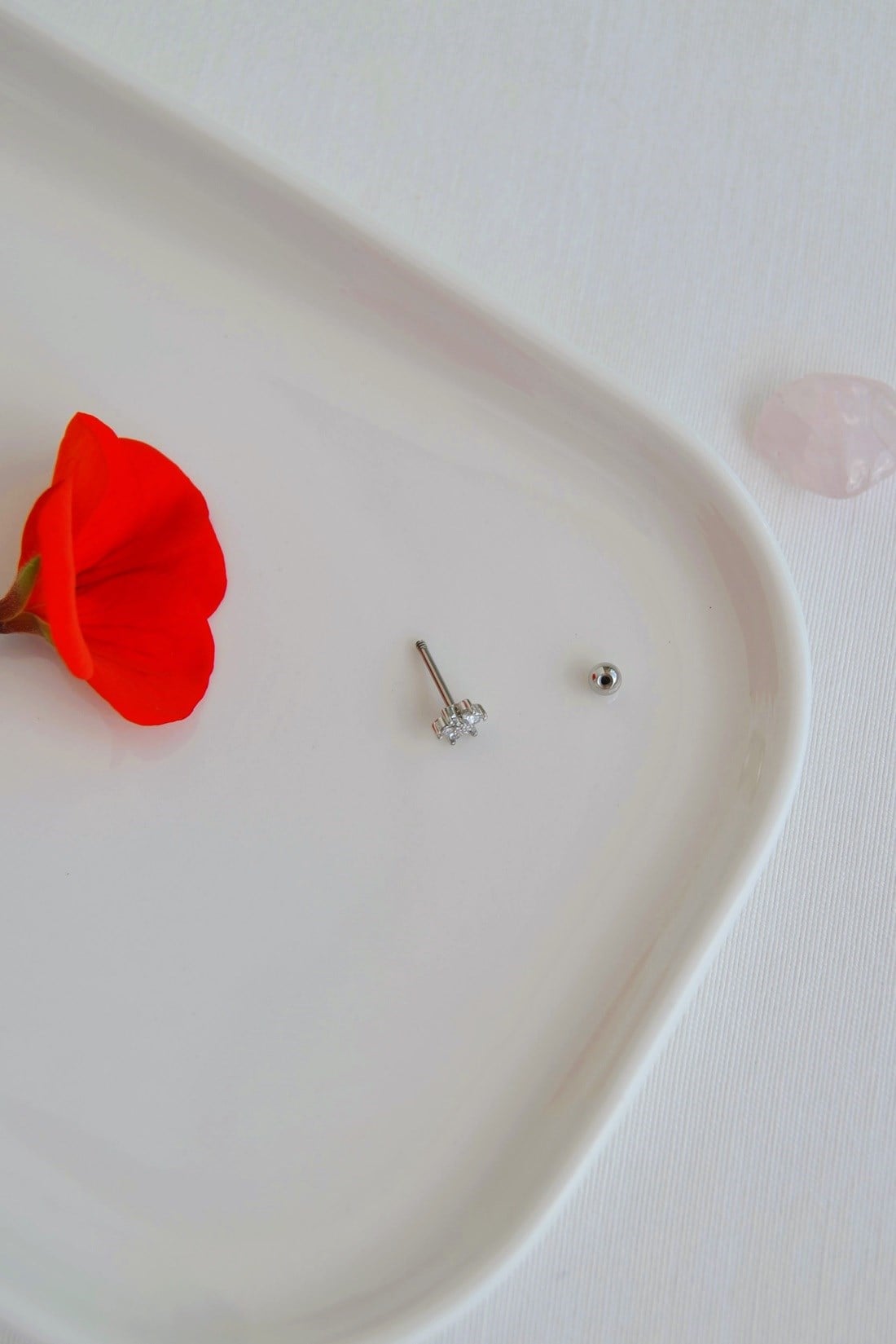 Zirkon Taşlı Çiçek Piercing Gümüş Renk Helix Kıkırdak Lob Küpesi Tek Adet