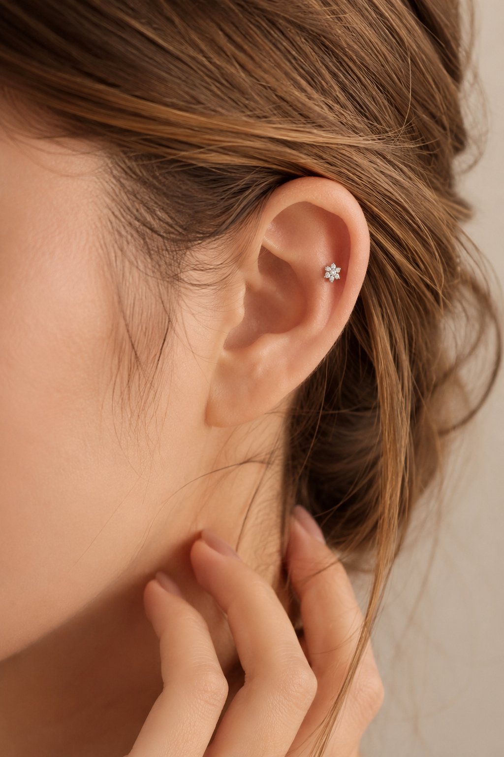 Zirkon Taşlı Çiçek Piercing Gümüş Renk Helix Kıkırdak Lob Küpesi Tek Adet