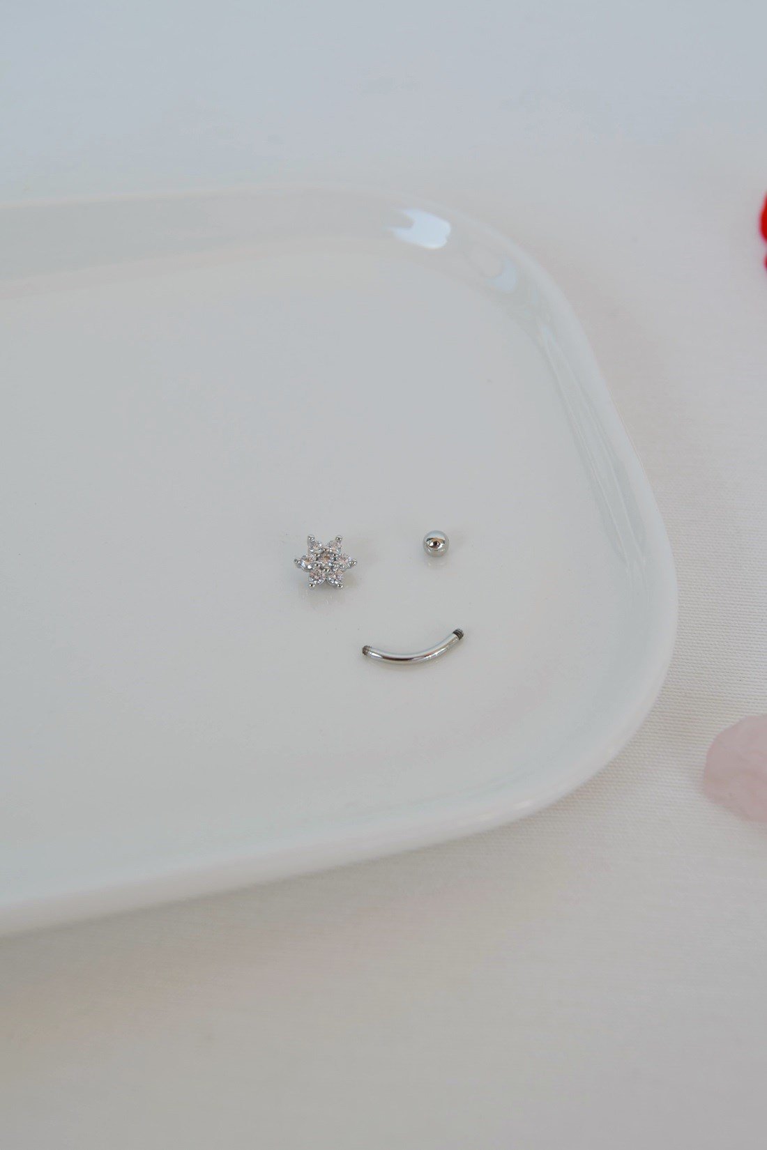 Zirkon Taşlı Çiçek Rook Piercing Çelik Bar 1.2 mm