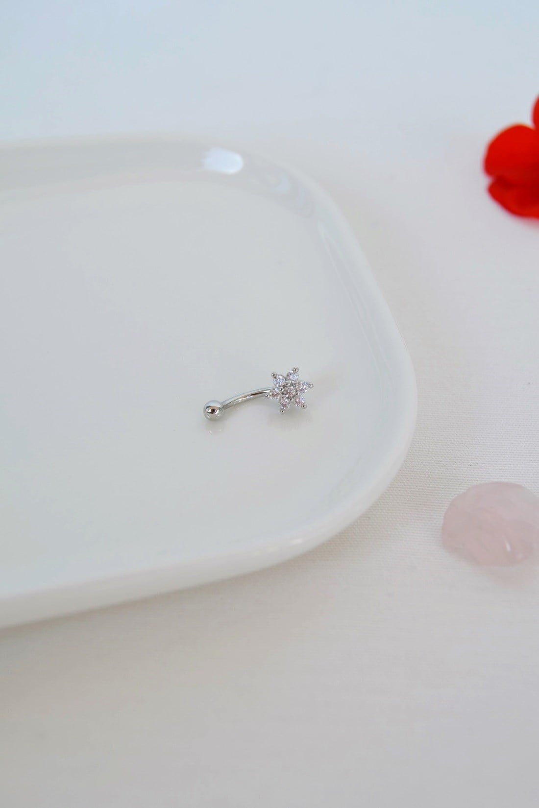 Zirkon Taşlı Çiçek Rook Piercing Çelik Bar 1.2 mm