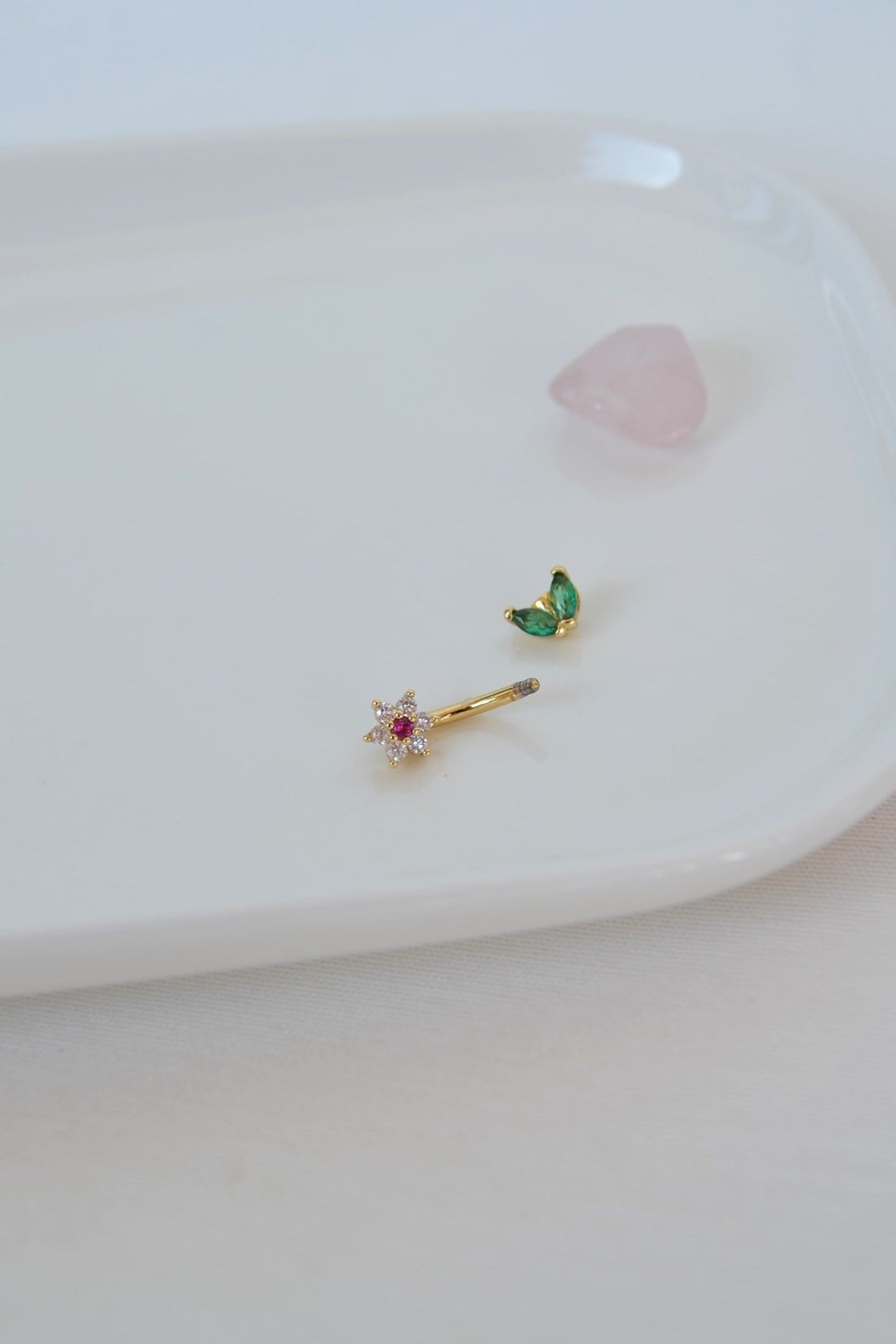 Zirkon Taşlı Çiçek Yaprak Rook Piercing Helix Kaş Kıkırdak Tragus 1.2 mm