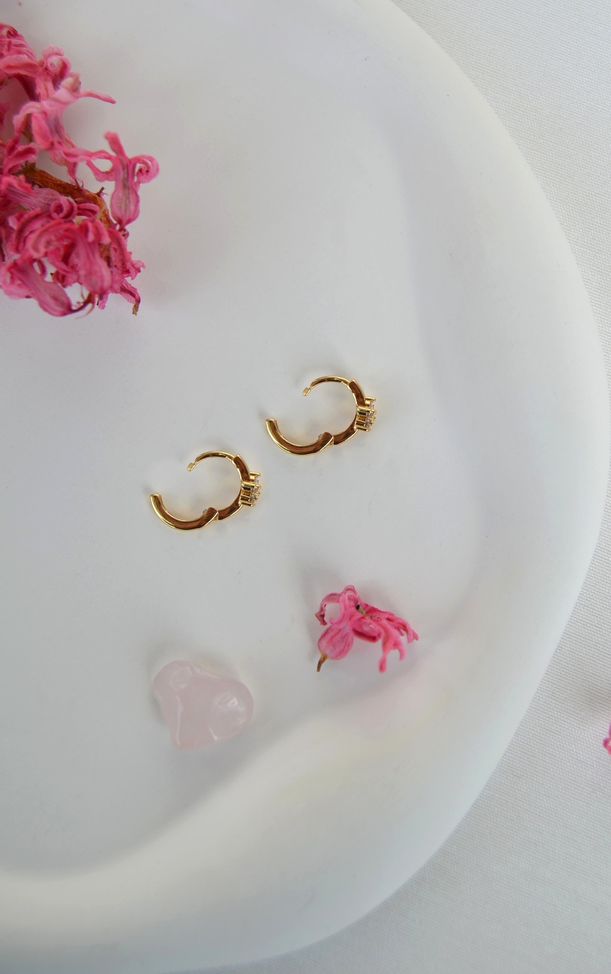 Zirkon Taşlı Çiçekli Çocuk Küpesi Halka Model Altın Rengi