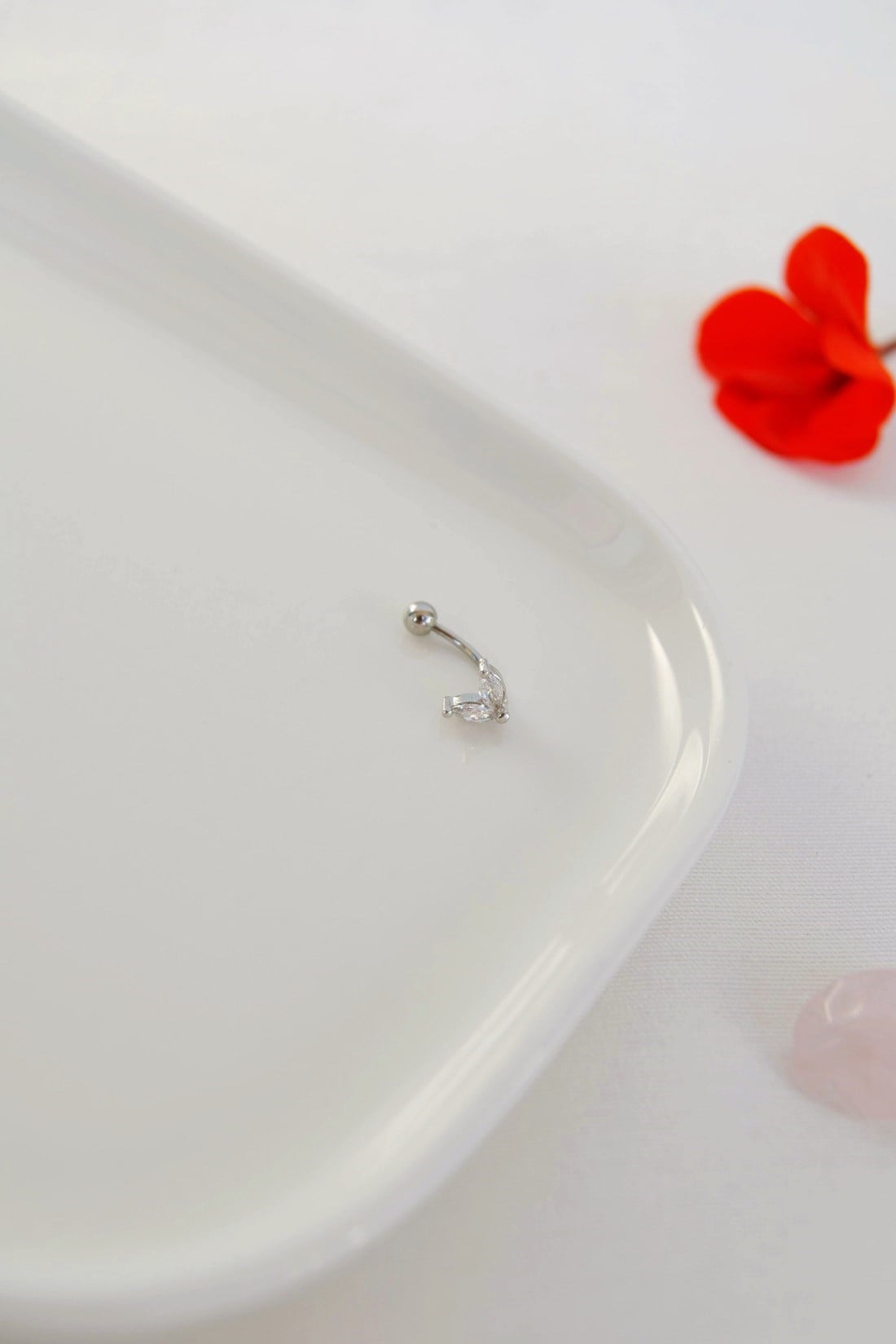 Zirkon Taşlı İki Yaprak Rook Piercing Çelik Bar 1 mm