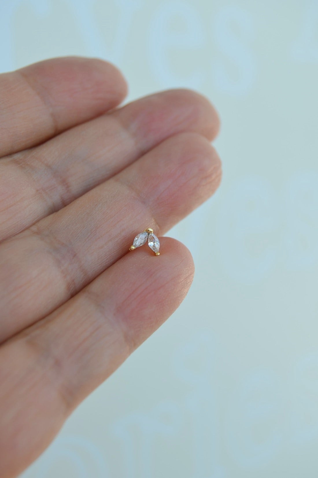 Zirkon Taşlı İki Yaprak Rook Piercing Çelik Bar 1 mm
