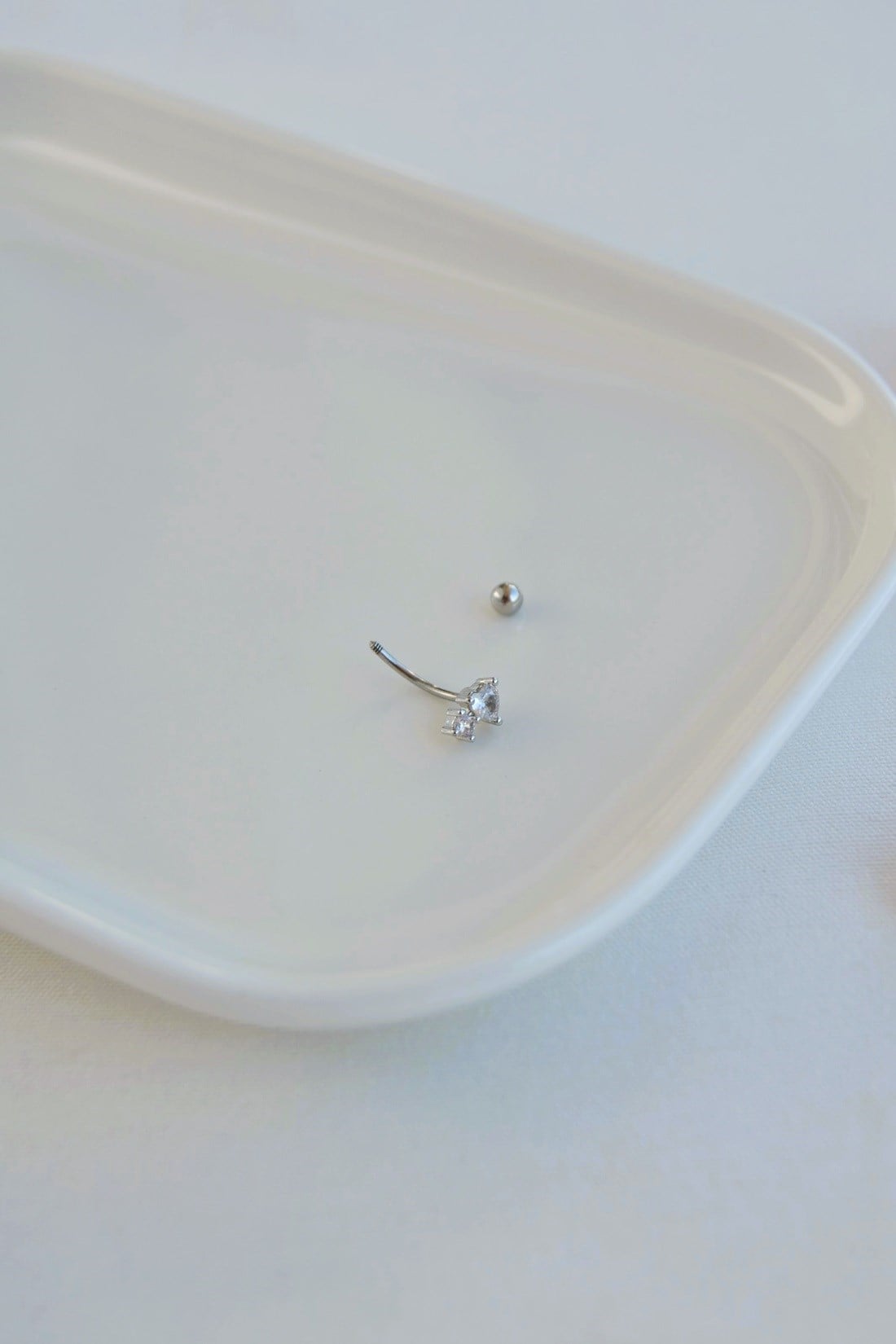 Zirkon Taşlı Mini Kalp Rook Piercing Çelik Bar 1 mm