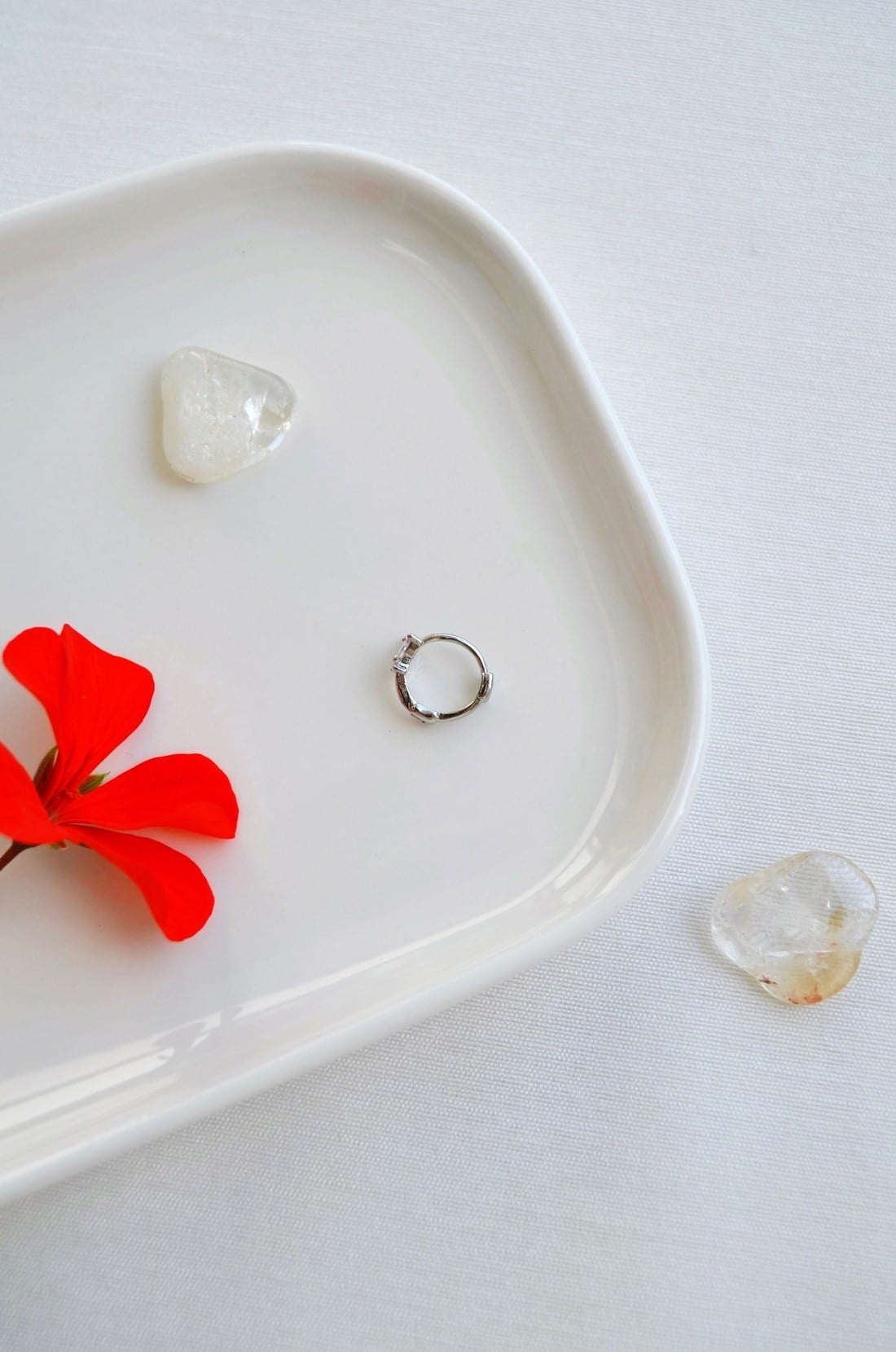 Zirkon Taşlı Minimal Kelebek Halka Piercing 8 mm – Helix Tragus Lob Burun