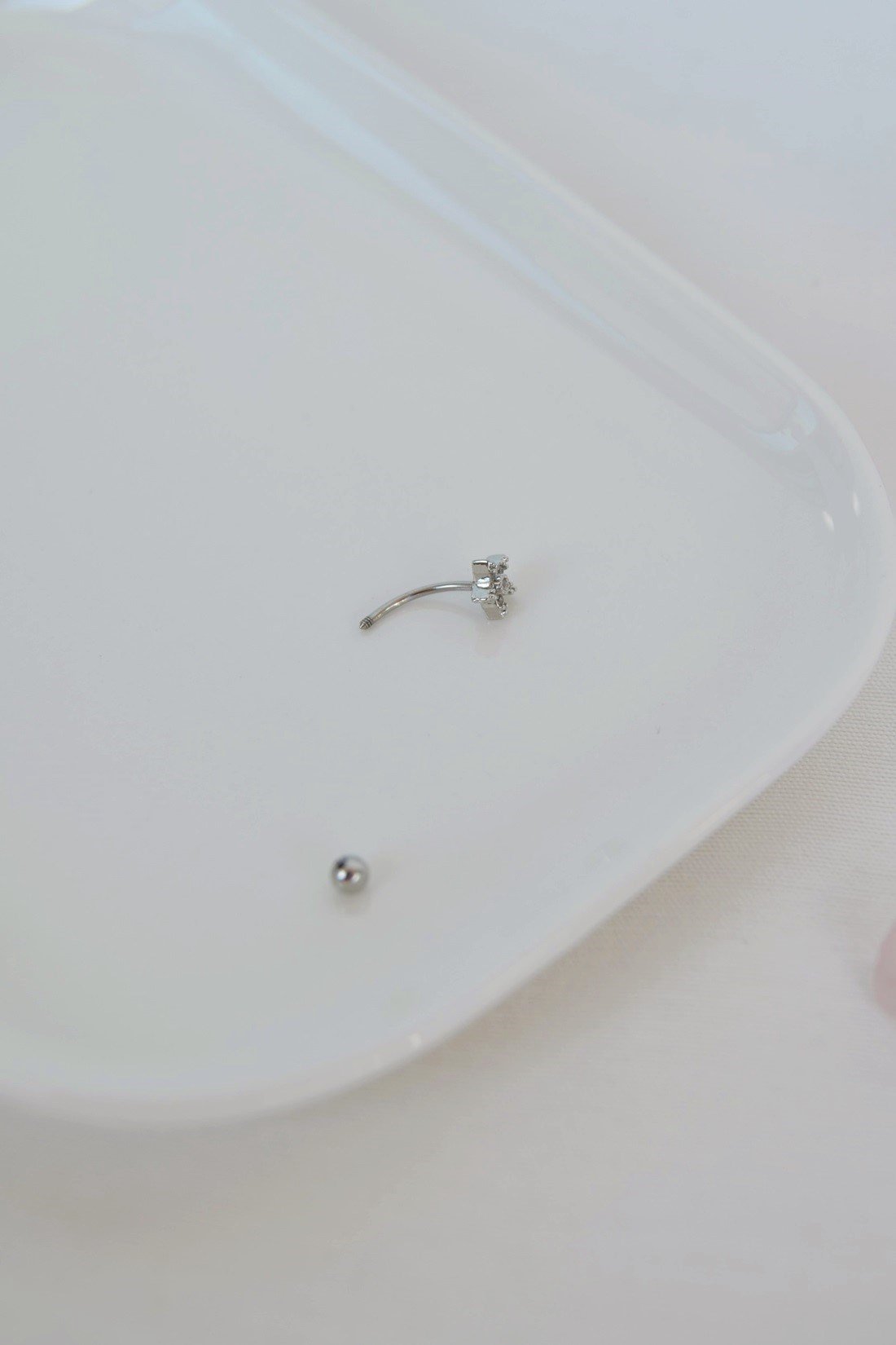Zirkon Taşlı Minimal Yıldız Rook Piercing Çelik Bar 1 mm