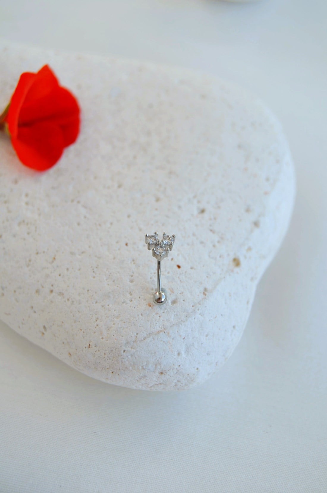 Zirkon Taşlı Üçtaşlı Rook Piercing Çelik Bar 1 mm