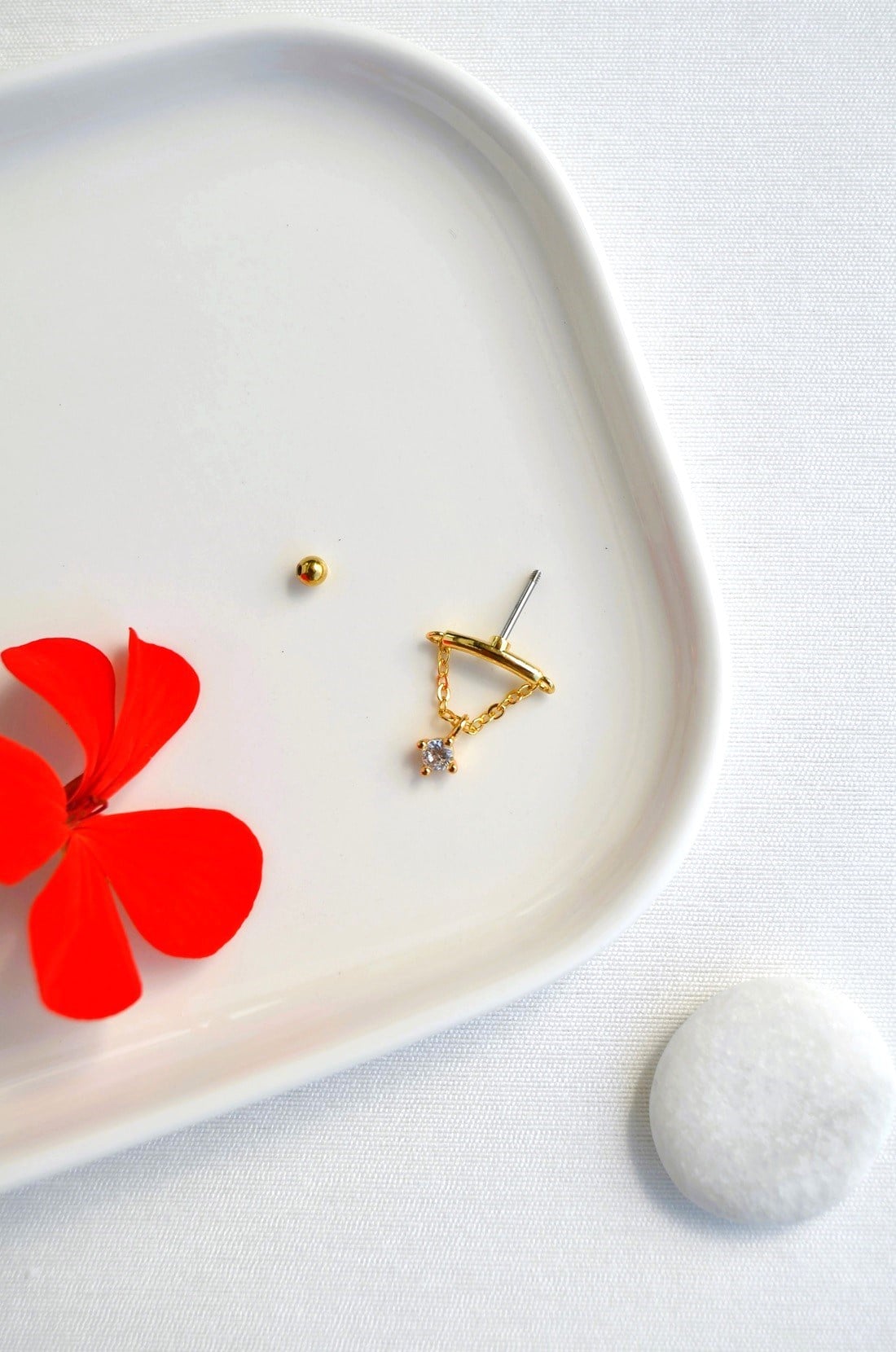 Zirkon Taşlı Zincirli Helix Flat Piercing Kıkırdak Upper Helix 1 Adet
