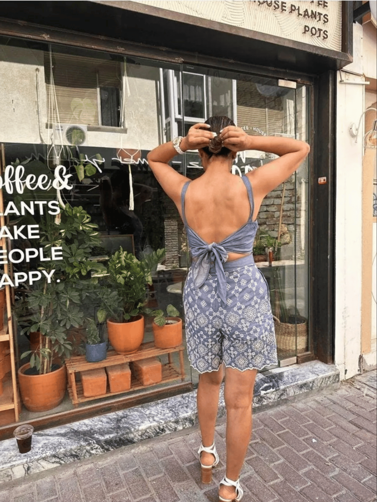 Sırttan Bağcıklı Tulum