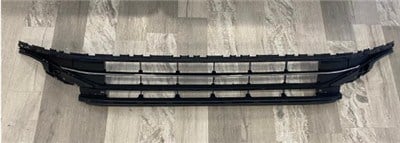 ÖN TAMPON ORTA IZGARA KROMU İLE BİRLİKTE ELEGANCE BUSİNESS PASSAT B8.5 - GKL - 3G0853677AA