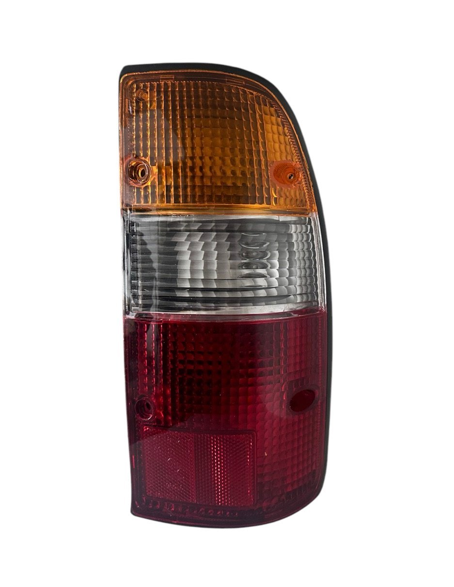 STOP B2500 99-01 RH - MATSUBA-T - UNI-19302