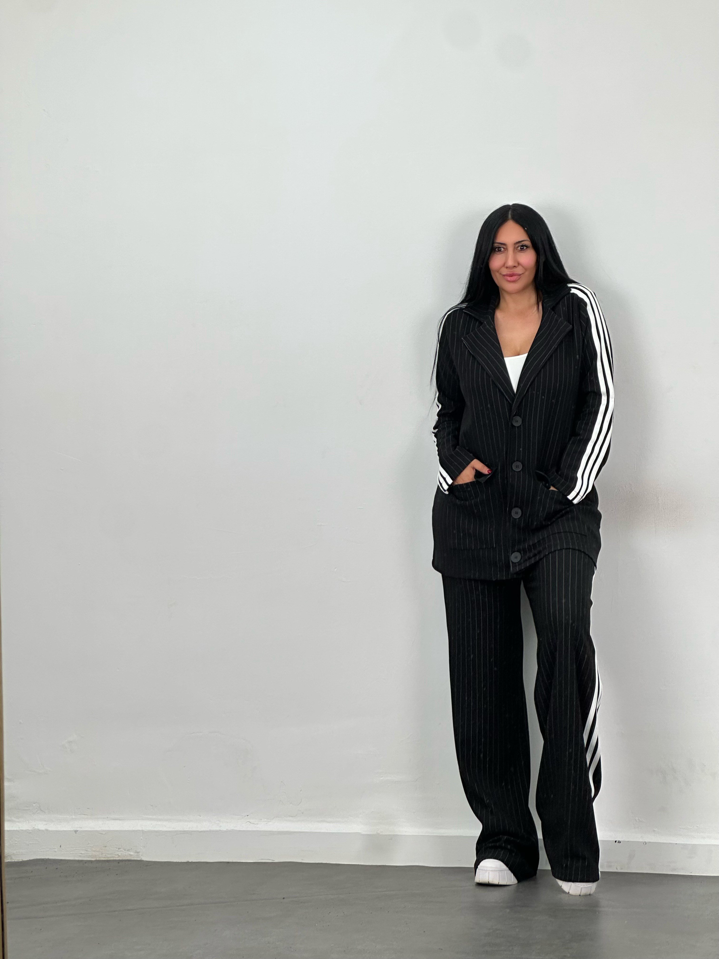 Çizgili Şerit Detaylı Blazer & Pantolon Takım
