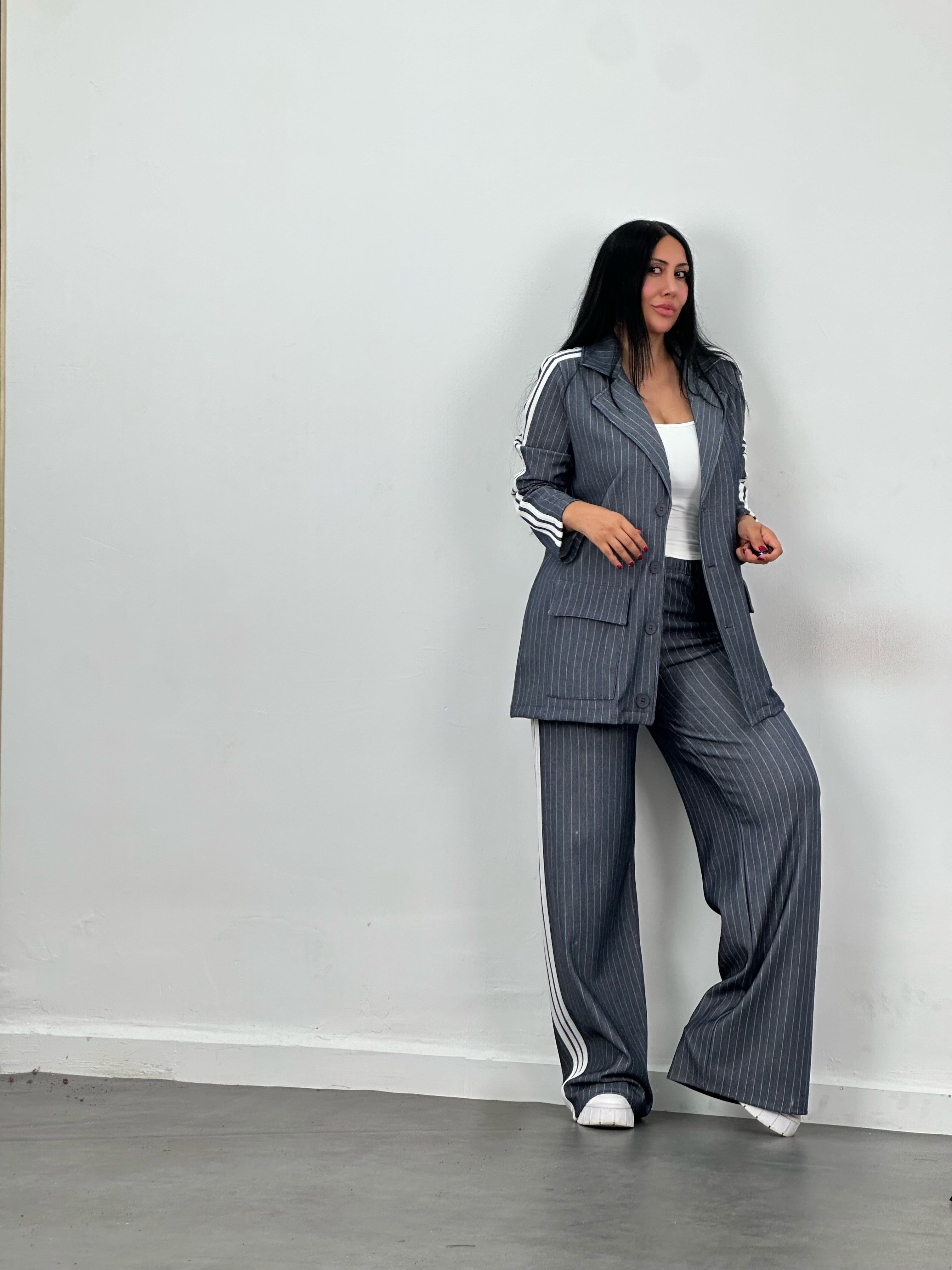 Çizgili Şerit Detaylı Blazer & Pantolon Takım