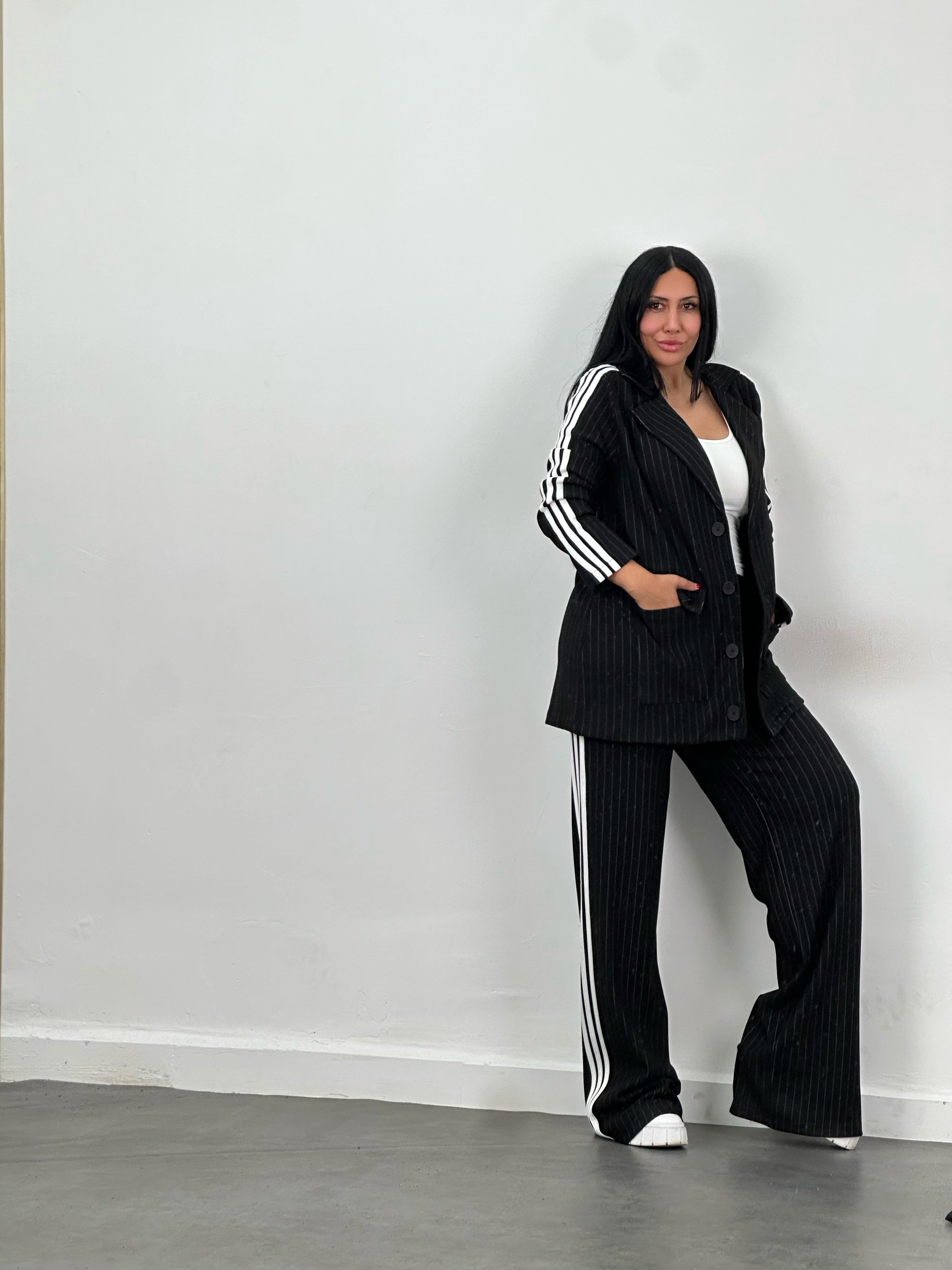 Çizgili Şerit Detaylı Blazer & Pantolon Takım