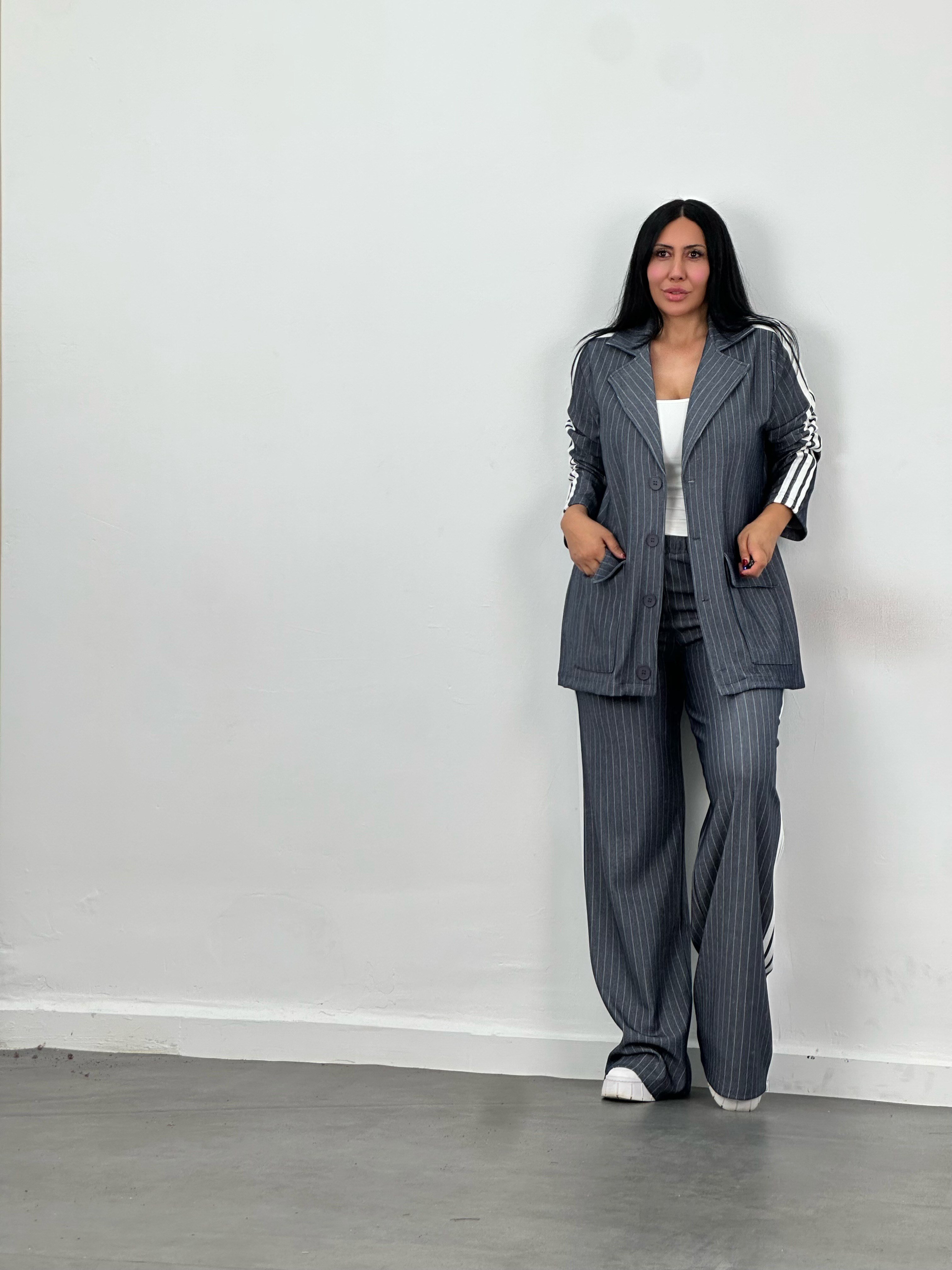 Çizgili Şerit Detaylı Blazer & Pantolon Takım