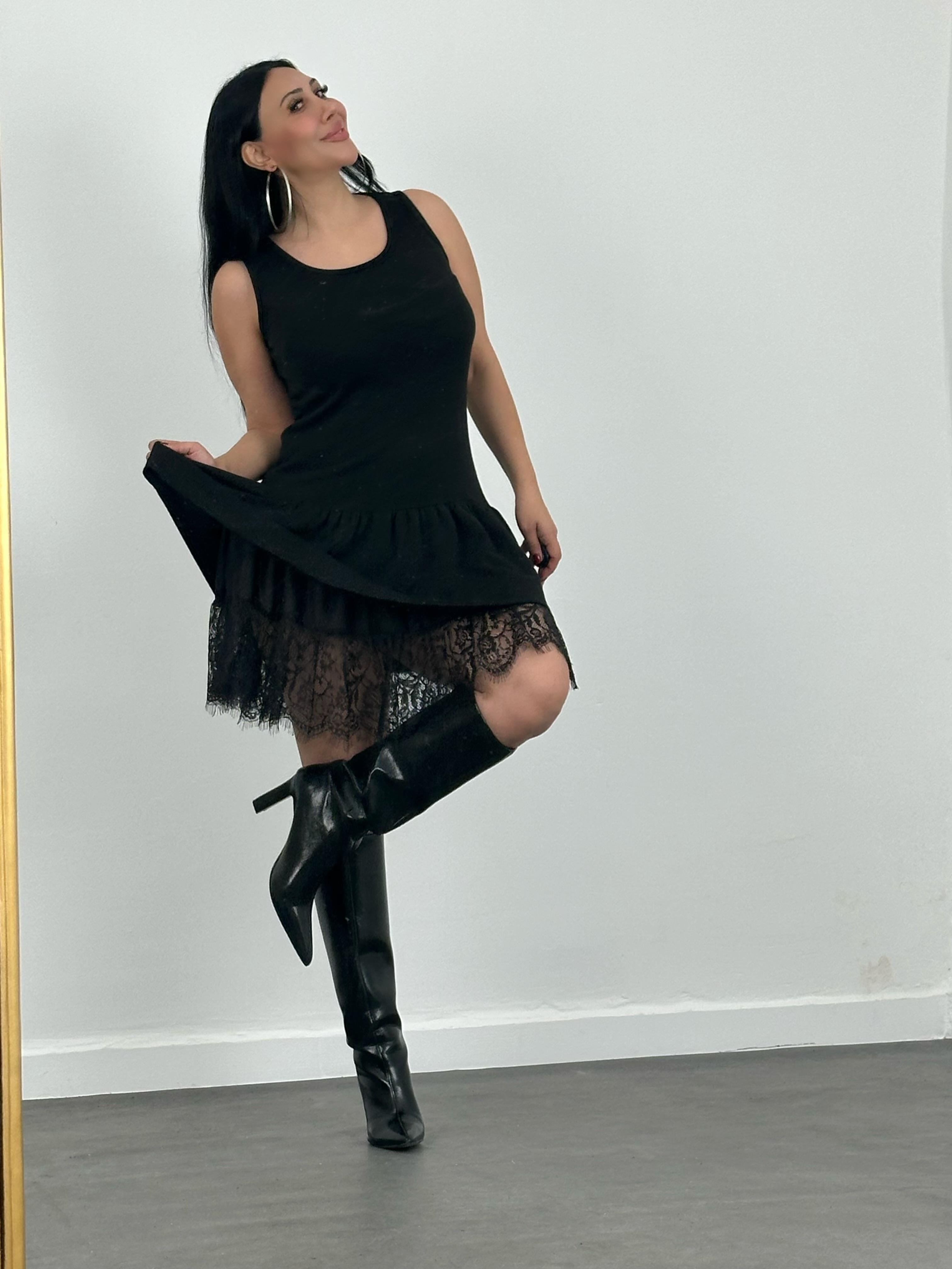 Etek Ucu Dantelli Bluz & Triko Elbise Takımı